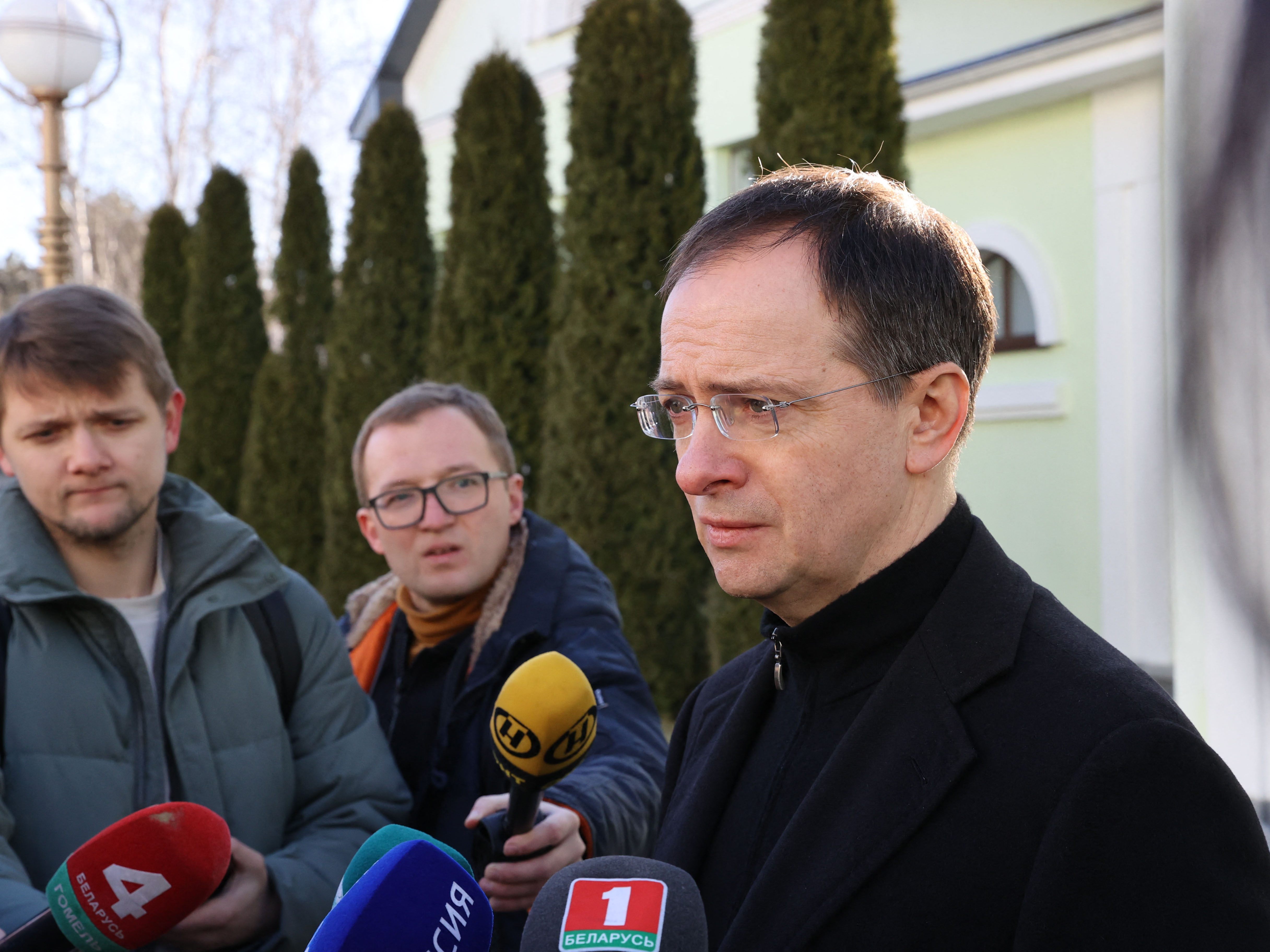 Laut russischem Delegationsleiter Wladimir Medinski ist der genaue Beginn der Verhandlungen weiter offen. Laut russischem Delegationsleiter Wladimir Medinski ist der genaue Beginn der Verhandlungen weiter offen.