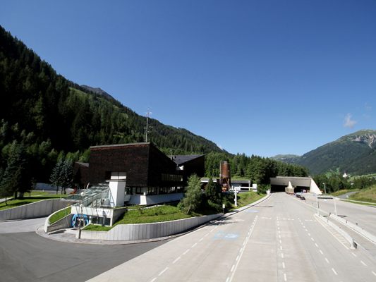 Arlbergtunnel mit Autobahnmeisterei Arlbergtunnel mit Autobahnmeisterei