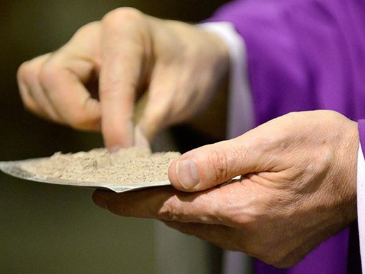 Hl. Messe und Aschenkreuz-Auflegung mit unserem Herrn Pfarrer Pater Guido Hl. Messe und Aschenkreuz-Auflegung mit unserem Herrn Pfarrer Pater Guido