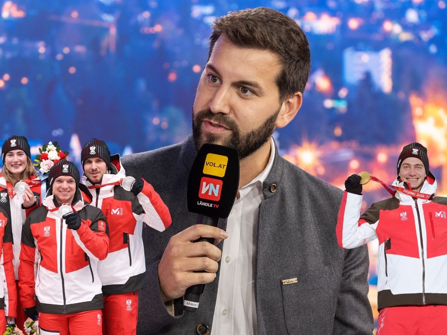 Bürgermeister Simon Tschann gratuliert den Olympioniken. Bürgermeister Simon Tschann gratuliert den Olympioniken.