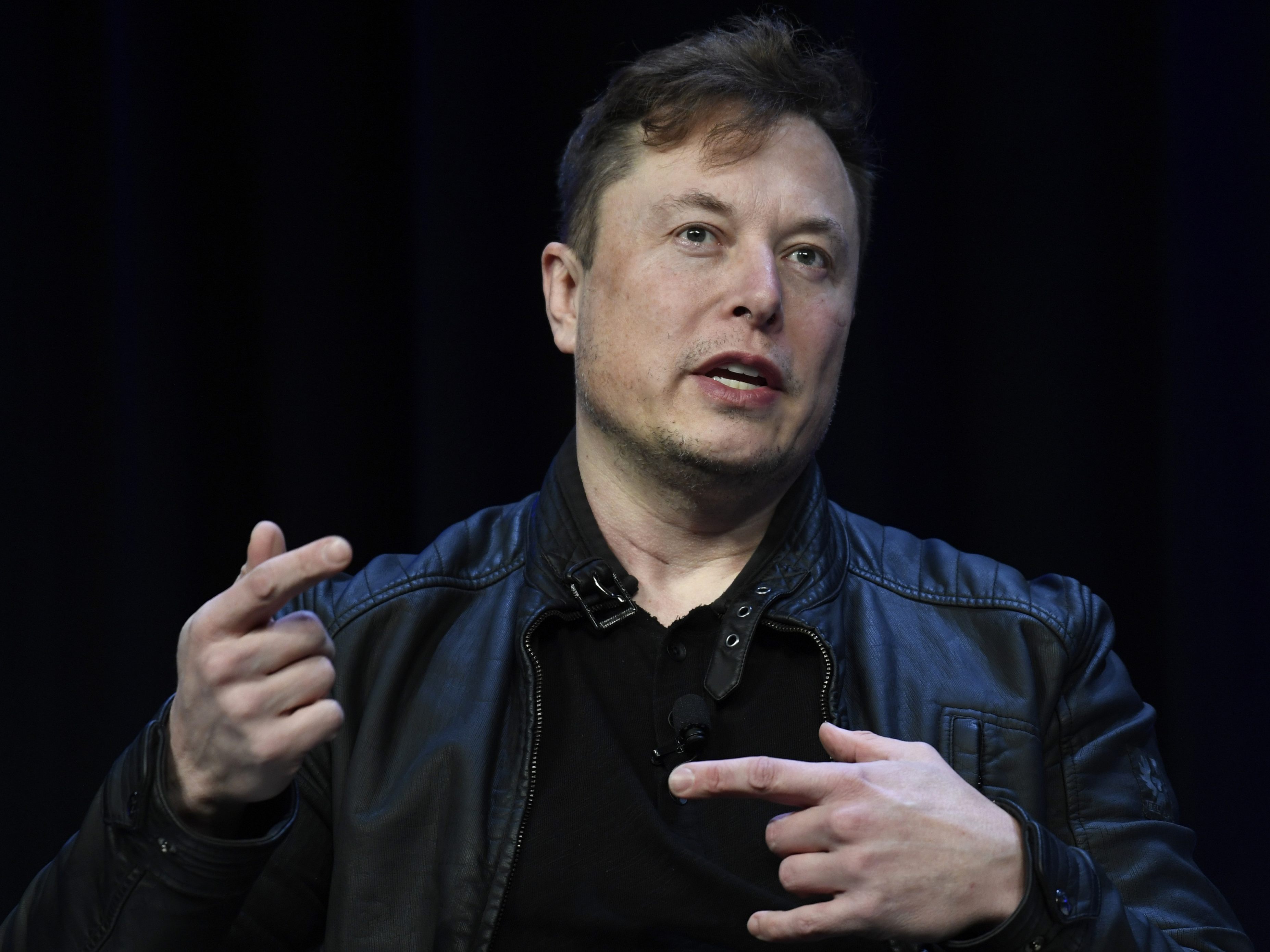 Ukraine: Elon Musk aktiviert Satelliten-Internetdienst Starlink. Ukraine: Elon Musk aktiviert Satelliten-Internetdienst Starlink.