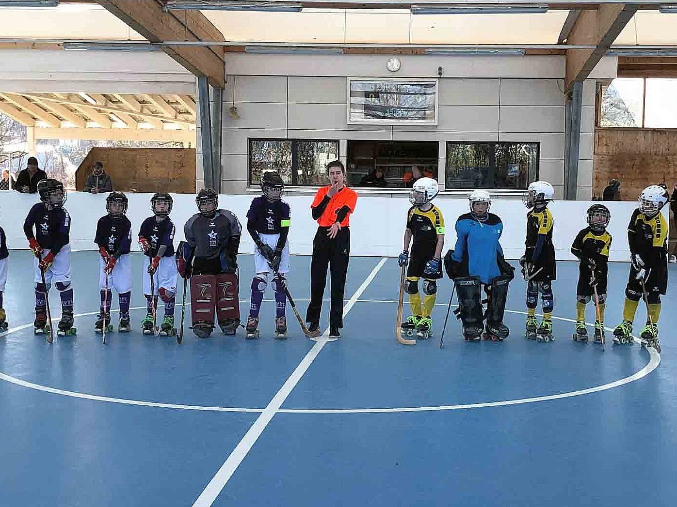 Die Nachwuchs-Rollhockeycracks zeigten beim Turnier in der Schweiz eine hervorragende Leistung. Die Nachwuchs-Rollhockeycracks zeigten beim Turnier in der Schweiz eine hervorragende Leistung.