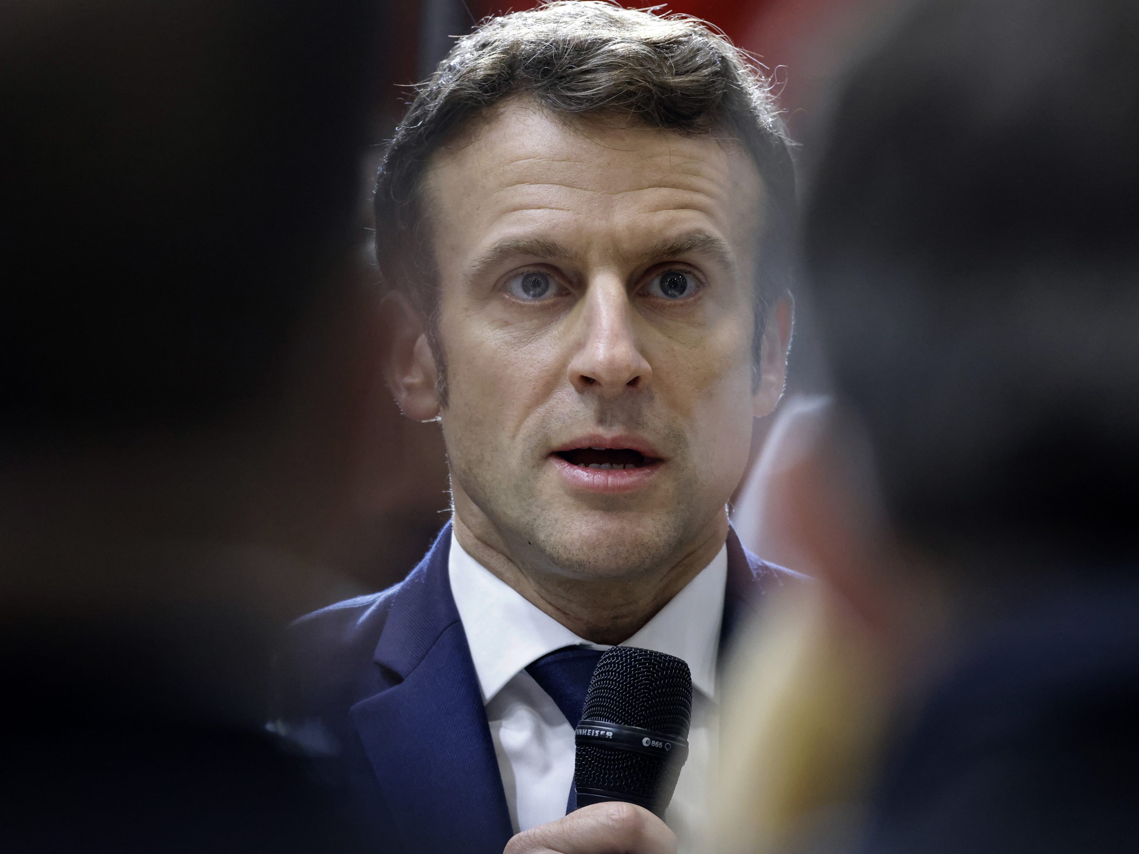 Macron: Müssen uns auf längeren Krieg in der Ukraine einstellen.