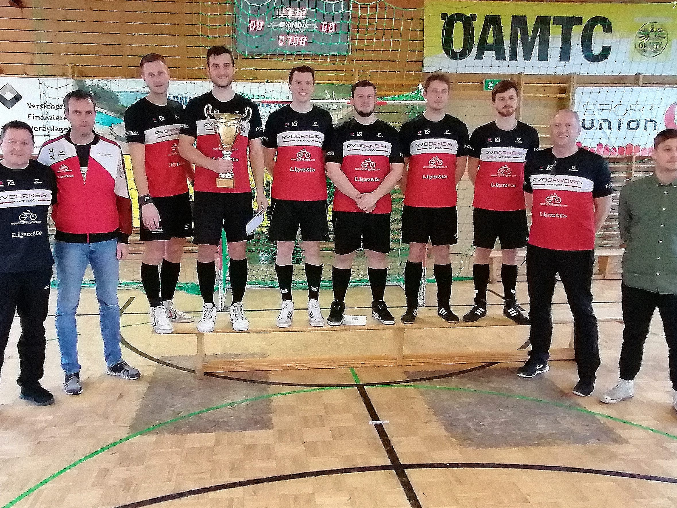 Die Radballer vom RV Dornbirn feierten einen gelungenen Einstand in die neue Saison. Die Radballer vom RV Dornbirn feierten einen gelungenen Einstand in die neue Saison.