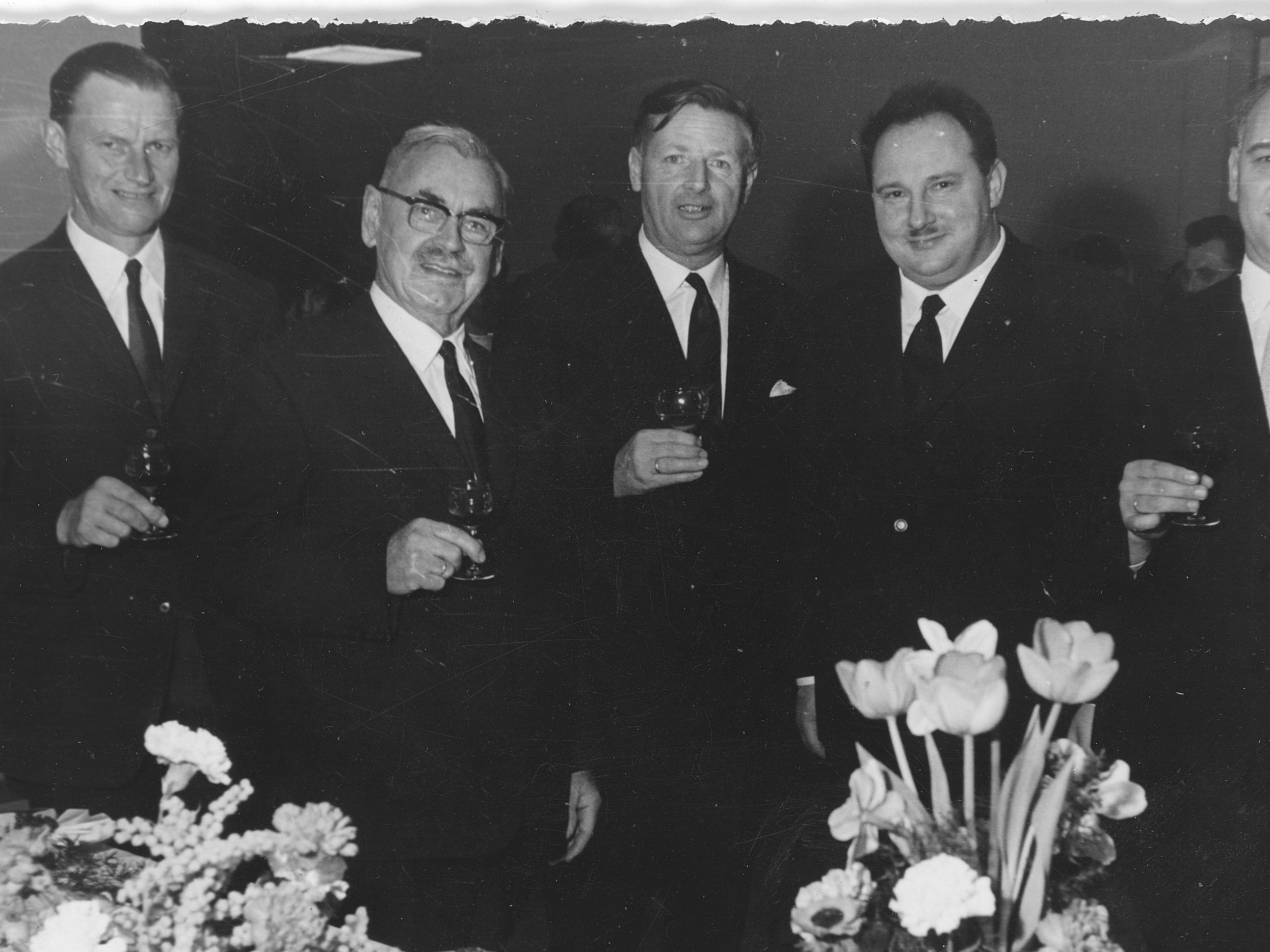 Der damalige erste Lochauer Bürgermeister Michael Mangold (2. von links) bei der Verleihung der Ehrenbürgerschaft am 11. März 1967, im Bild mit Bgm. Josef Degasper (Eichenberg), Bgm. Dr. Karl Tizian (Bregenz), Gemeinderat Josef Rupp (Lochau) und Bgm. Severin Sigg (Hörbranz). Der damalige erste Lochauer Bürgermeister Michael Mangold (2. von links) bei der Verleihung der Ehrenbürgerschaft am 11. März 1967, im Bild mit Bgm. Josef Degasper (Eichenberg), Bgm. Dr. Karl Tizian (Bregenz), Gemeinderat Josef Rupp (Lochau) und Bgm. Severin Sigg (Hörbranz).