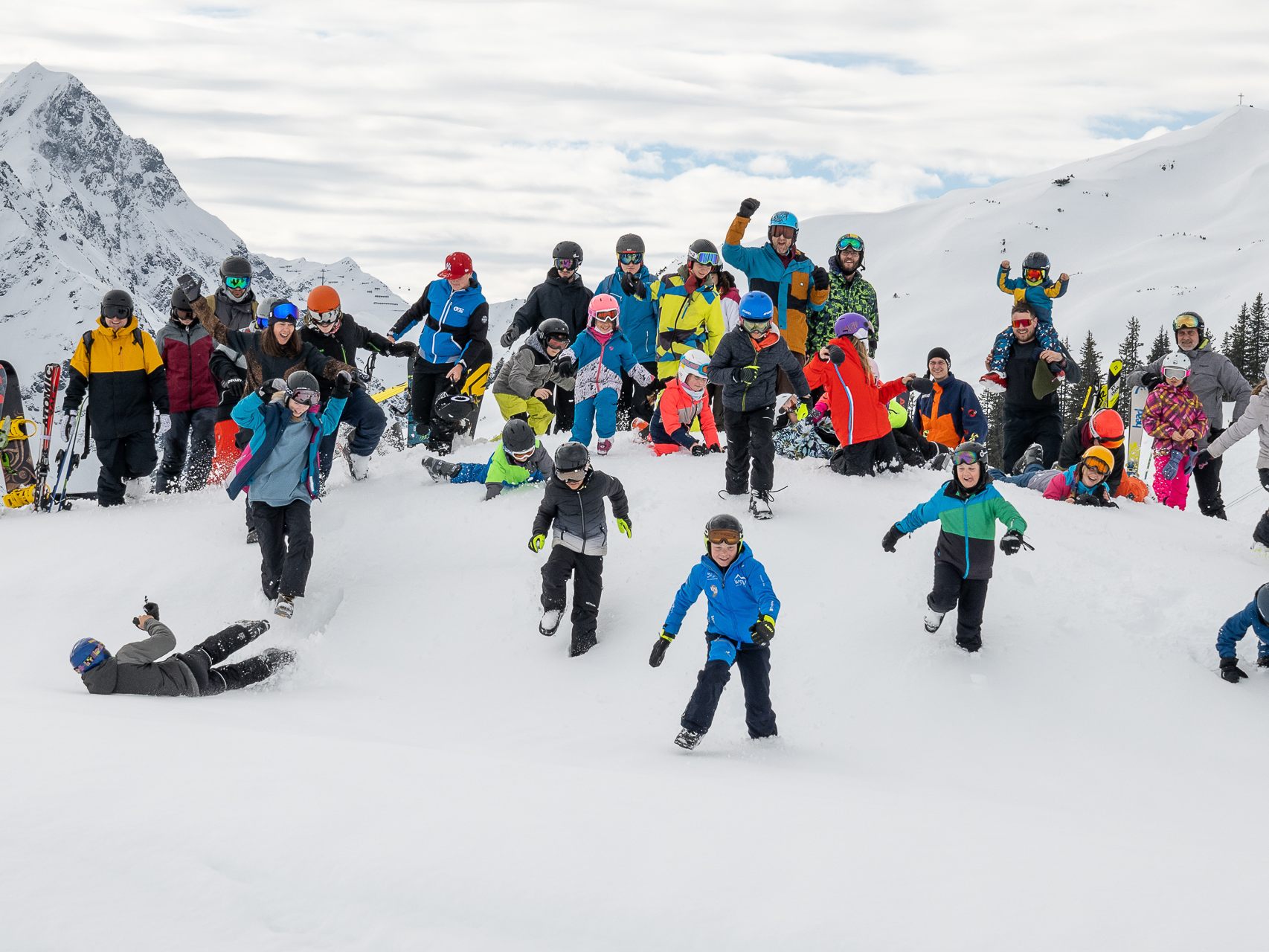 Am Sonnenkopf fand für Jugendliche ein Ski- und Snowboardcamp statt. Am Sonnenkopf fand für Jugendliche ein Ski- und Snowboardcamp statt.
