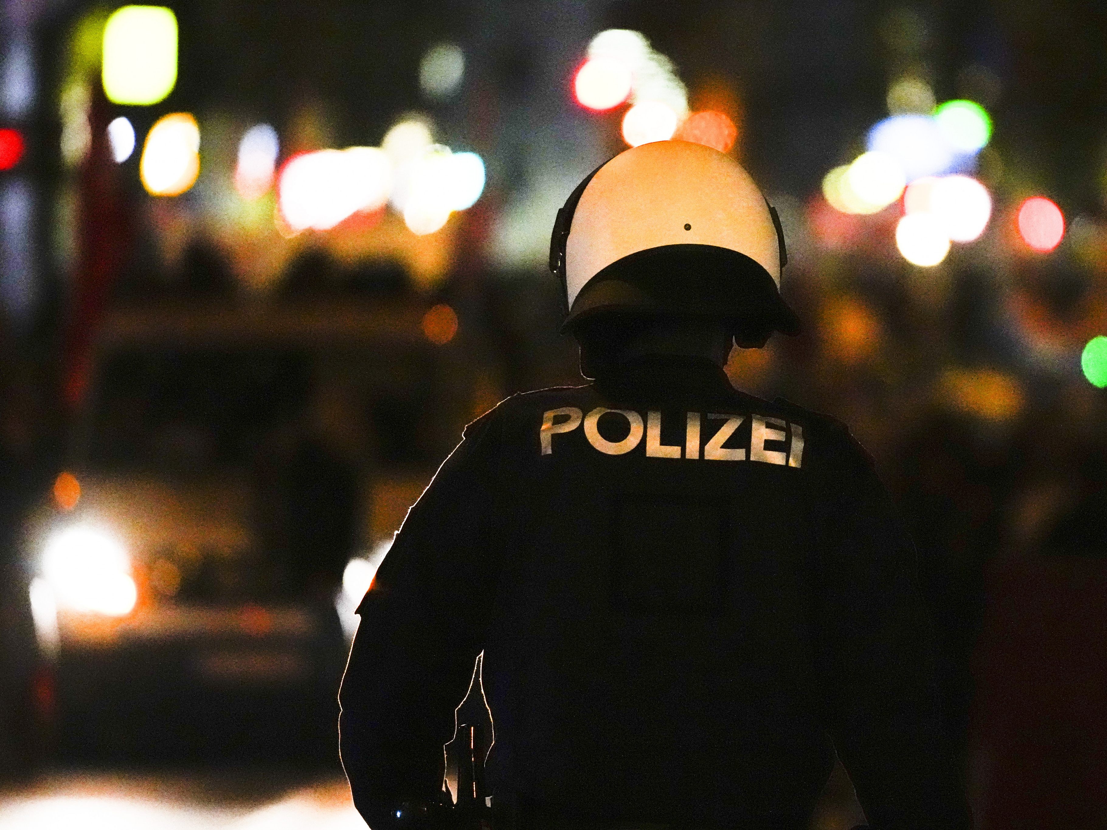 Hohe Strafe für Corona-Demonstrant in Steyr wegen Körperverletzung. Hohe Strafe für Corona-Demonstrant in Steyr wegen Körperverletzung.