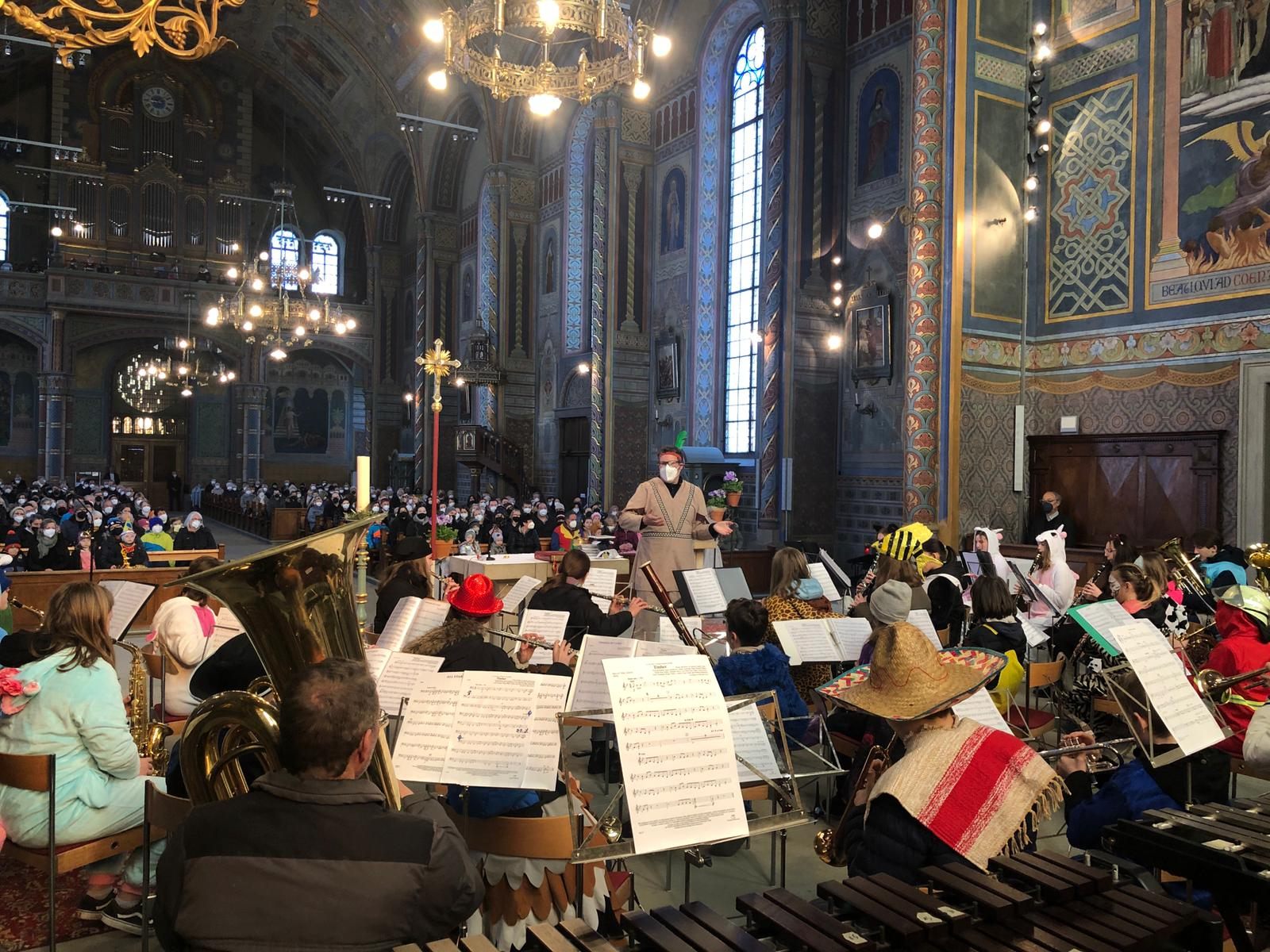 Ein närrisches Treiben in der Hatler Kirche! Ein närrisches Treiben in der Hatler Kirche!