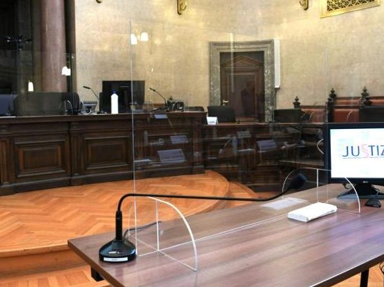 Vor Gericht verteidigte die falsche "Frau Doktor" ihre fragwürdigen Praktiken Vor Gericht verteidigte die falsche "Frau Doktor" ihre fragwürdigen Praktiken