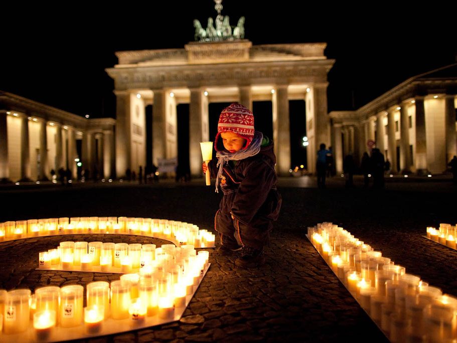 Ein Zeichen gegen den Klimawandel wird bei der jährlichen "Earth Hour" gesetzt Ein Zeichen gegen den Klimawandel wird bei der jährlichen "Earth Hour" gesetzt