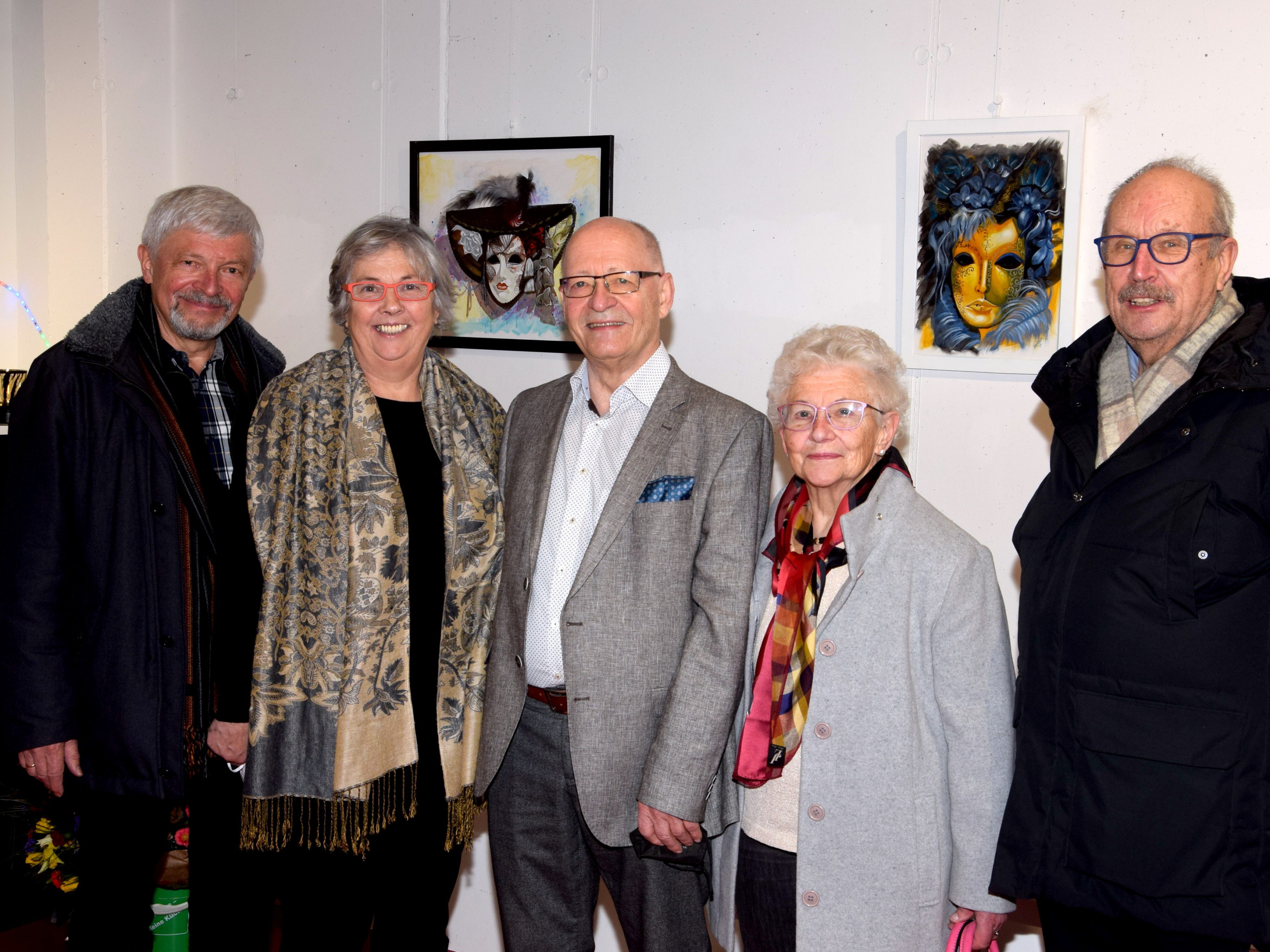 Die begeisterten Ausstellungsbesucher Wilhelm und Anneliese Schmutzhard sowie Hildegard und Otmar Branner mit dem ausstellenden Künstler Kurt Bonner in der Mitte Die begeisterten Ausstellungsbesucher Wilhelm und Anneliese Schmutzhard sowie Hildegard und Otmar Branner mit dem ausstellenden Künstler Kurt Bonner in der Mitte