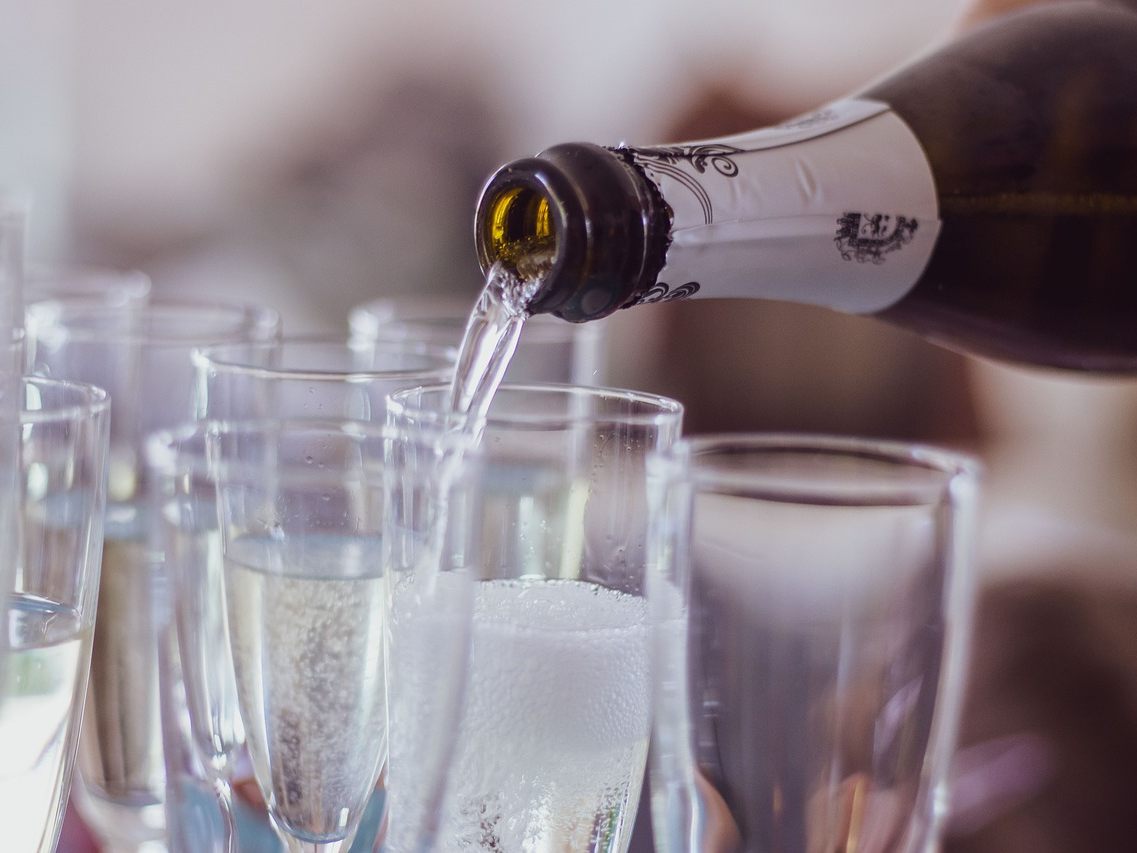 Auch in Österreich Warnung vor Champagner mit Ecstasy. Auch in Österreich Warnung vor Champagner mit Ecstasy.
