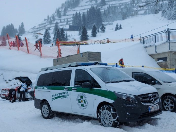 Bergrettung konnte Person aus Schnee befreien Bergrettung konnte Person aus Schnee befreien