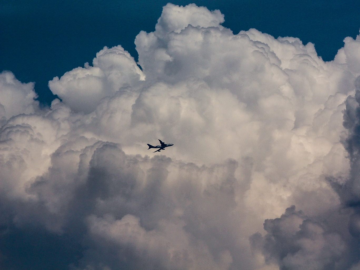 Russland sperrt den Luftraum für Österreich und 35 weitere Staaten. Russland sperrt den Luftraum für Österreich und 35 weitere Staaten.
