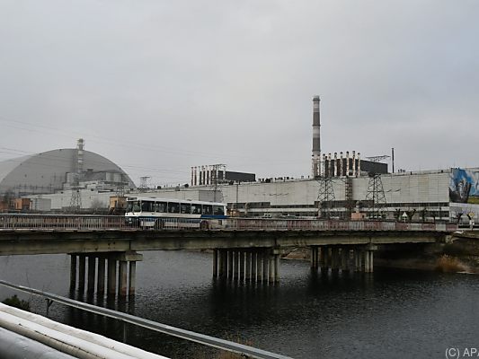 Stromleitungen durch Beschuss beschädigt Stromleitungen durch Beschuss beschädigt