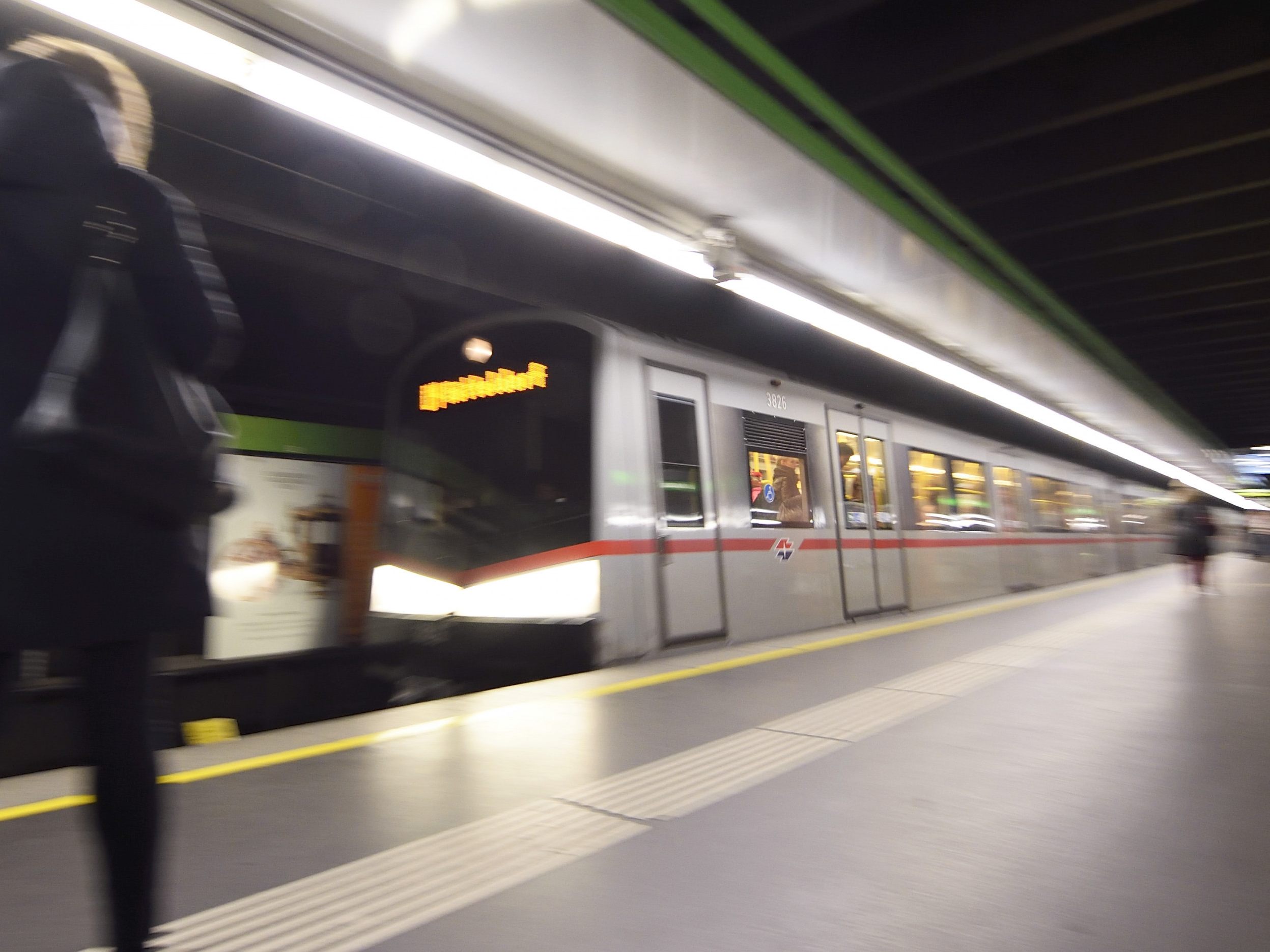 Ein Onanierer sorgte in einer Wiener U-Bahn für unschöne Szenen