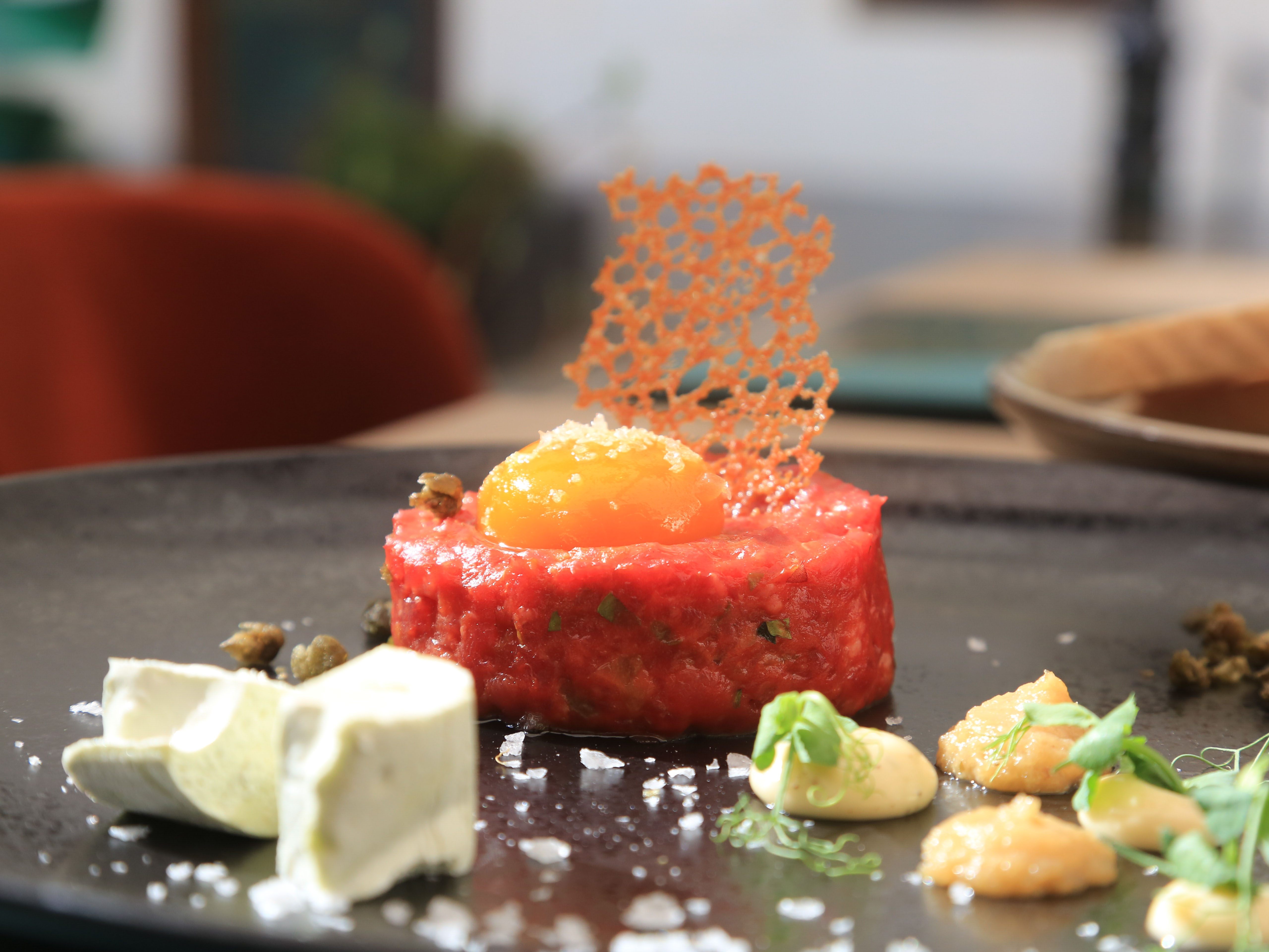 Bei der Wiener Restaurantwoche können Menüs zum festgesetzten Preis in der gehobenen Gastronomie in Wien und Niederösterreich genossen werden. Bei der Wiener Restaurantwoche können Menüs zum festgesetzten Preis in der gehobenen Gastronomie in Wien und Niederösterreich genossen werden.