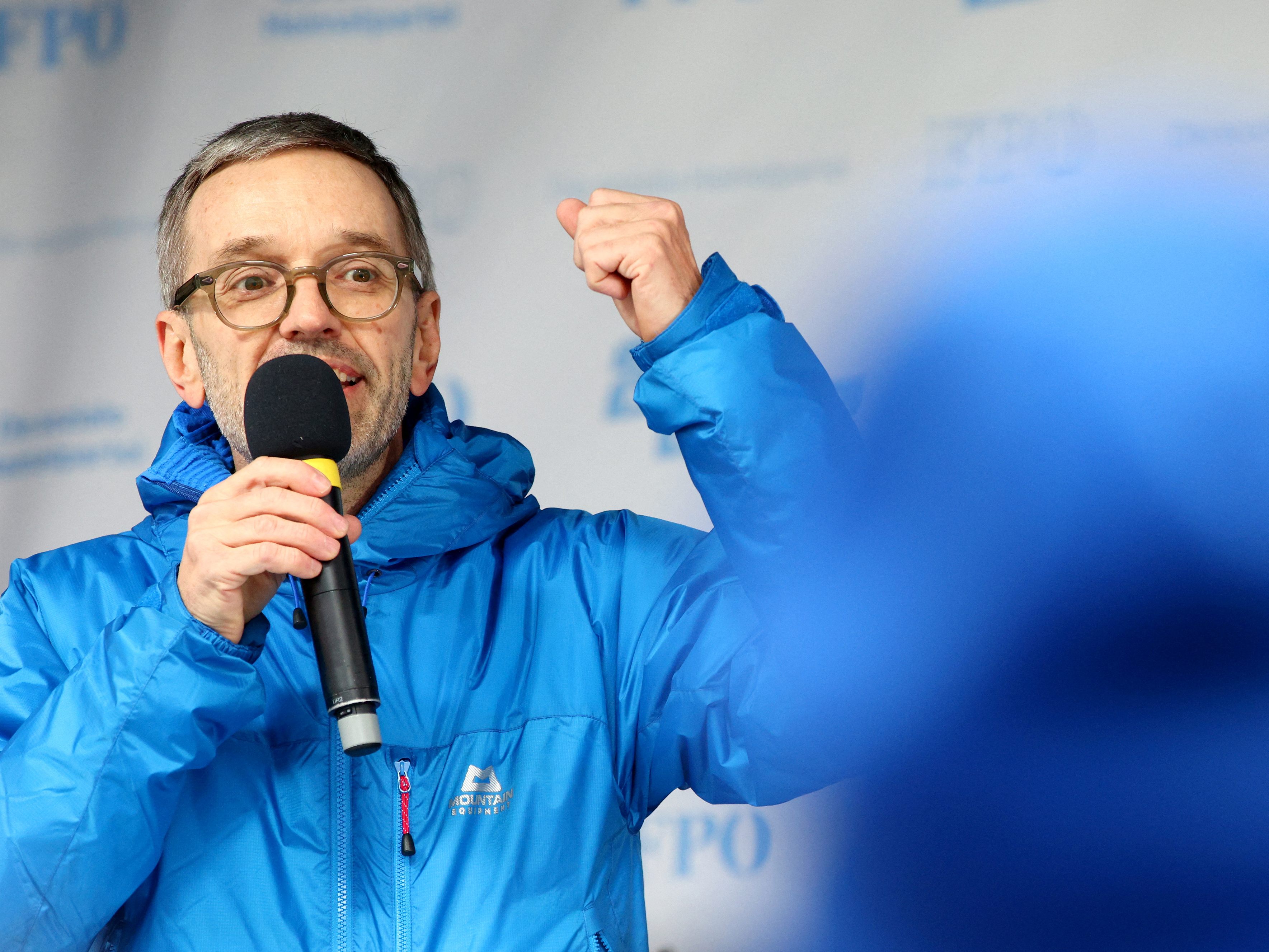 Gerüchte, dass FPÖ-Kickl bei Bundespräsidenten-Wahl antreten möchte, "Fake News". Gerüchte, dass FPÖ-Kickl bei Bundespräsidenten-Wahl antreten möchte, "Fake News".