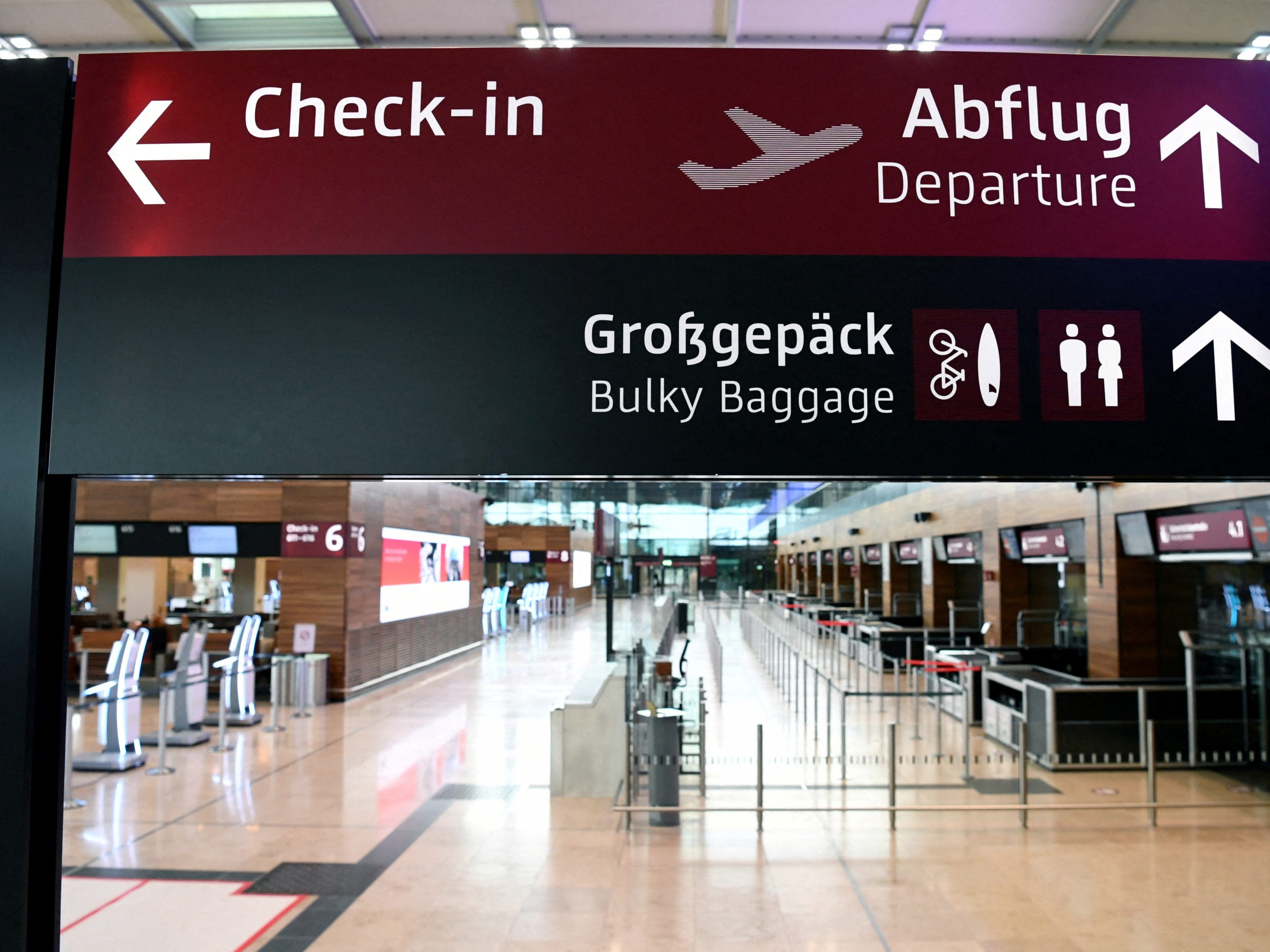 Wer etwa über den Berlin Brandenburg Flughafen nach Deutschland einreist, hat es künftig leichter in Sachen Corona-Regelungen
