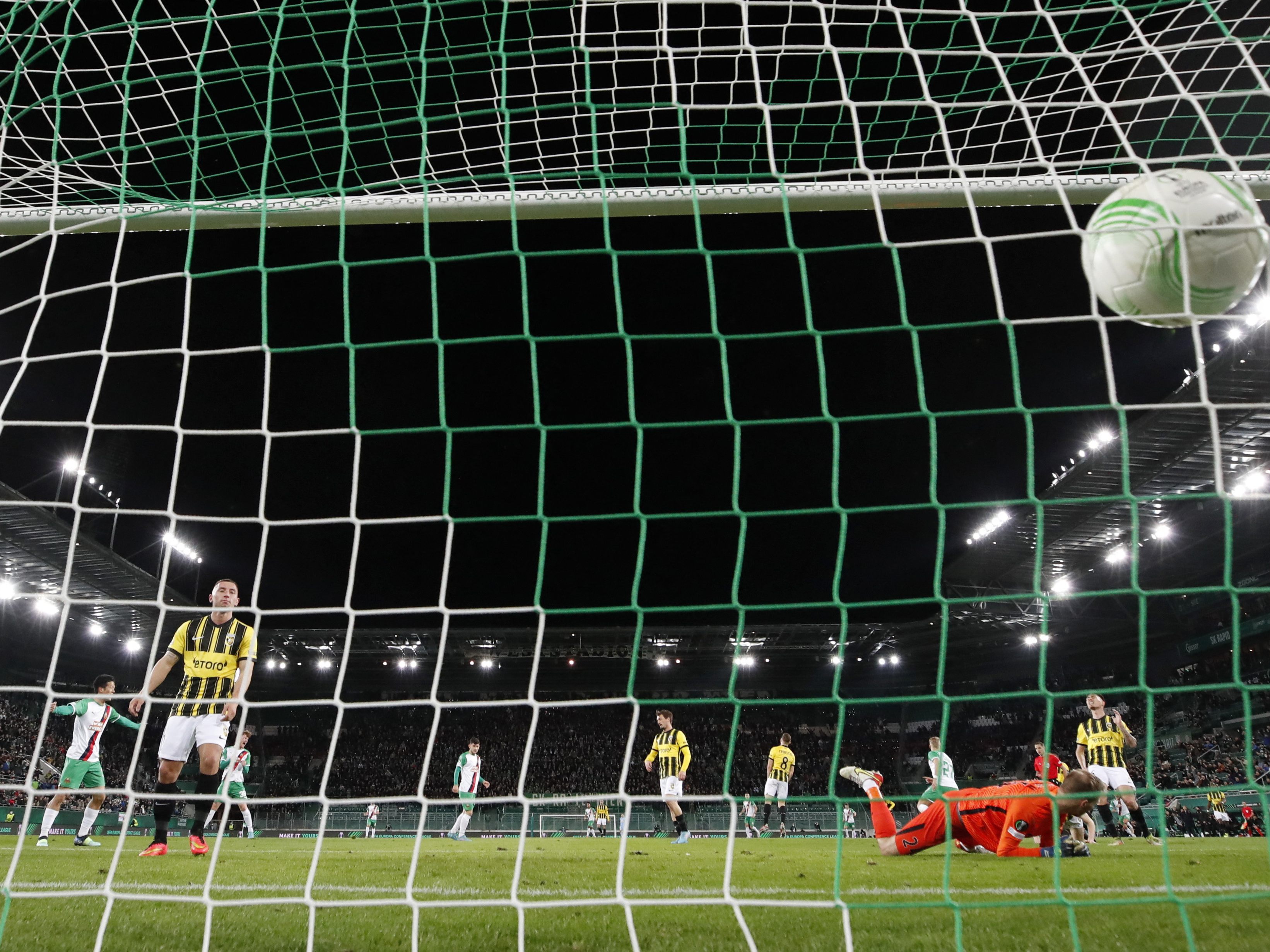 Rapid Wien spielte im Februar gegen Vitesse Arnheim. Rapid Wien spielte im Februar gegen Vitesse Arnheim.
