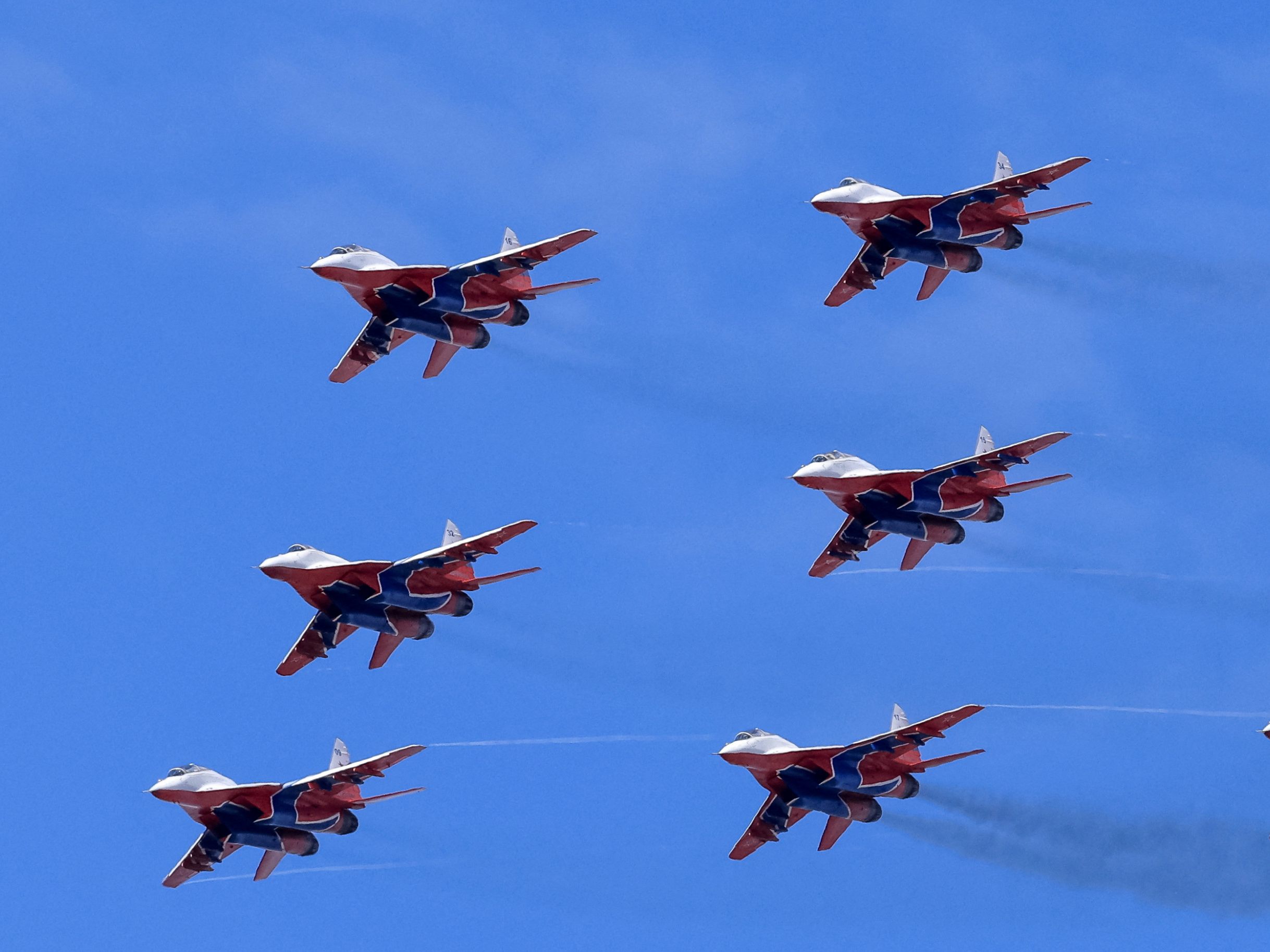 Der russische MiG-29 Kampfjet des Strizhi (Swifts) Akrobatik-Teams bei der MAKS 2021 Flugshow in Zhukovsky. Der russische MiG-29 Kampfjet des Strizhi (Swifts) Akrobatik-Teams bei der MAKS 2021 Flugshow in Zhukovsky.