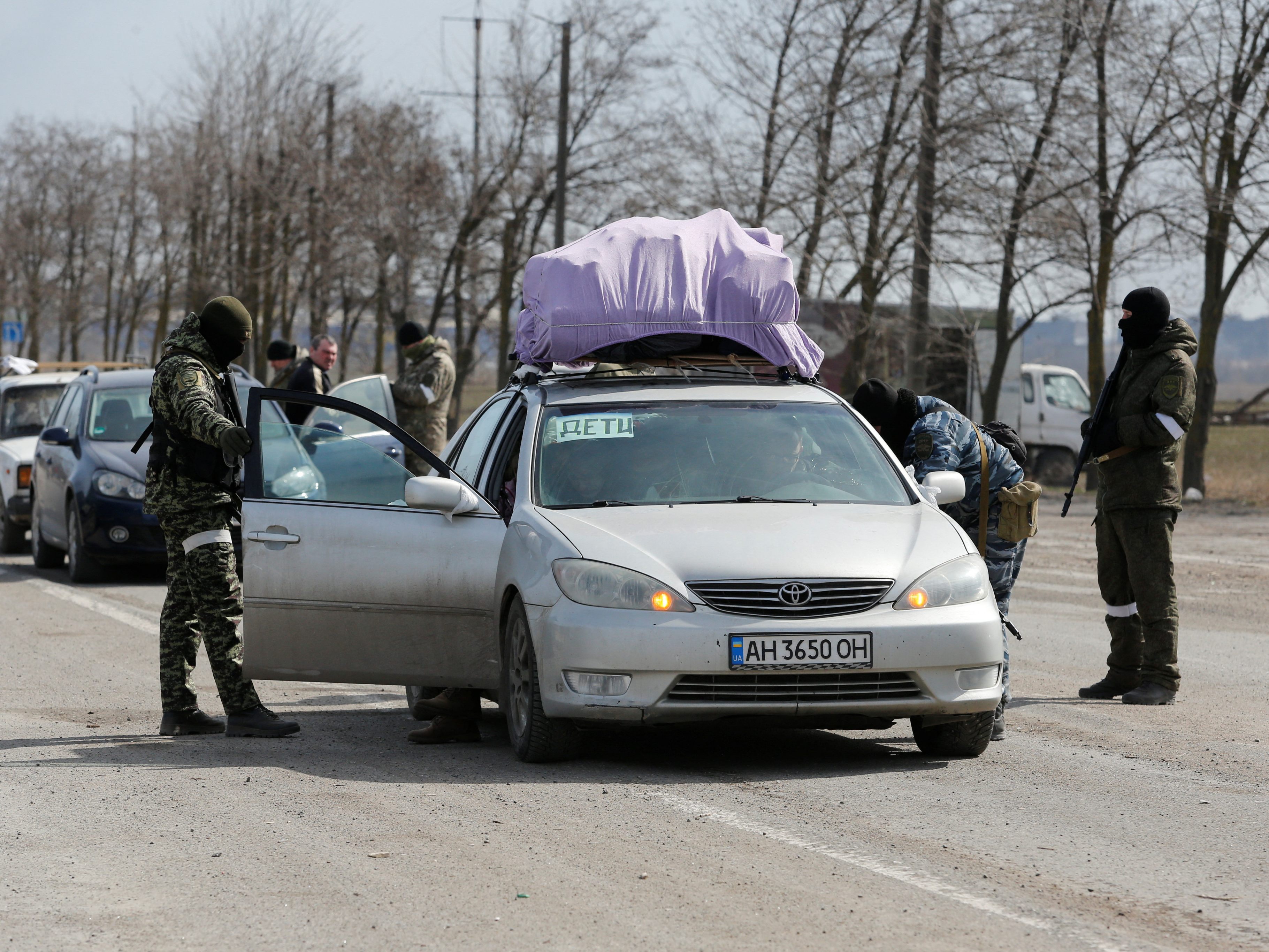 Am Donnerstag gab es rund 3.300 Evakuierungen aus mehreren ukrainischen Städten. Am Donnerstag gab es rund 3.300 Evakuierungen aus mehreren ukrainischen Städten.