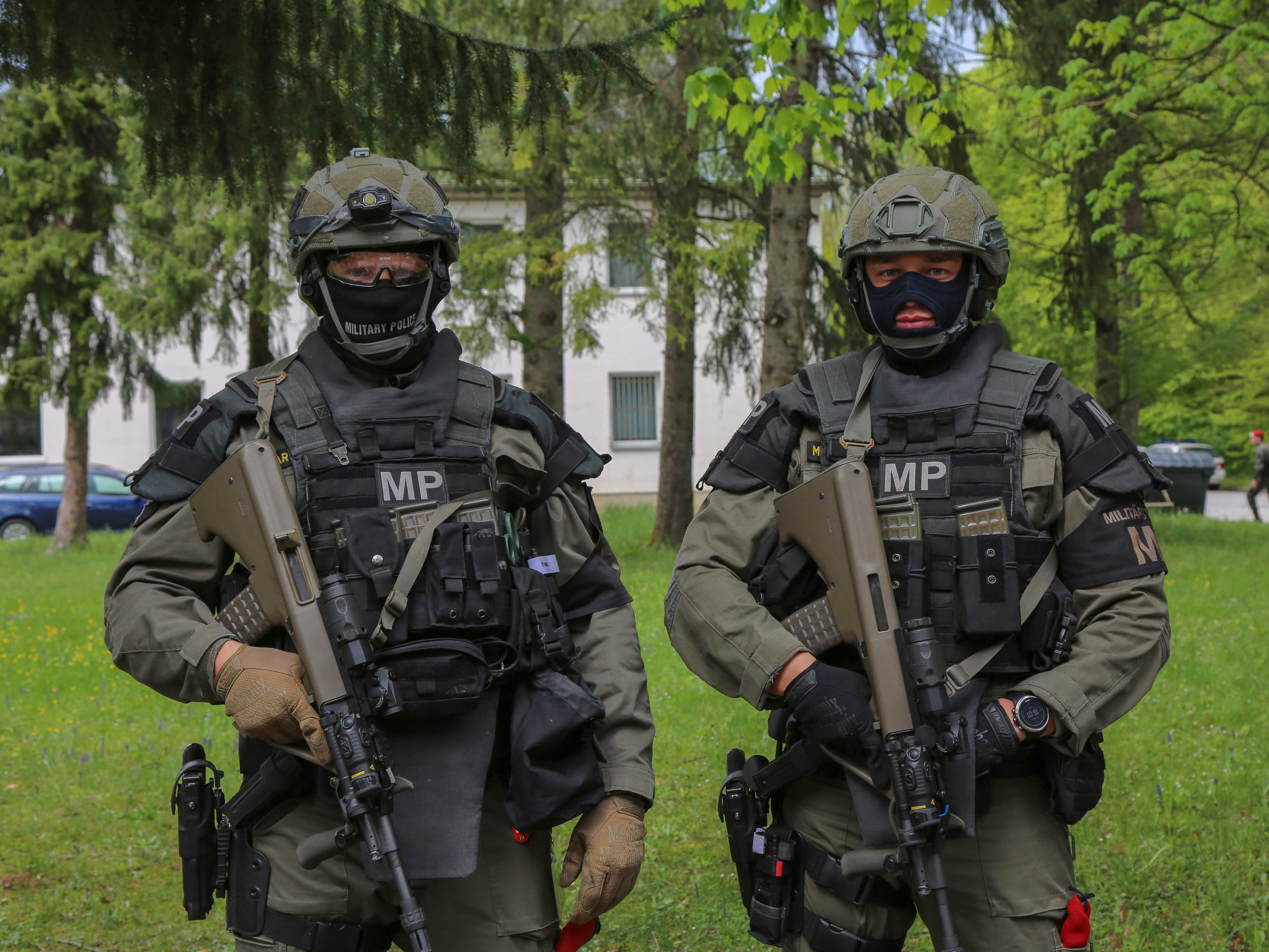 Bundesheer bekommt neue Ausrüstung: Alte Helme für Ukraine - Österreich - VIENNA.AT