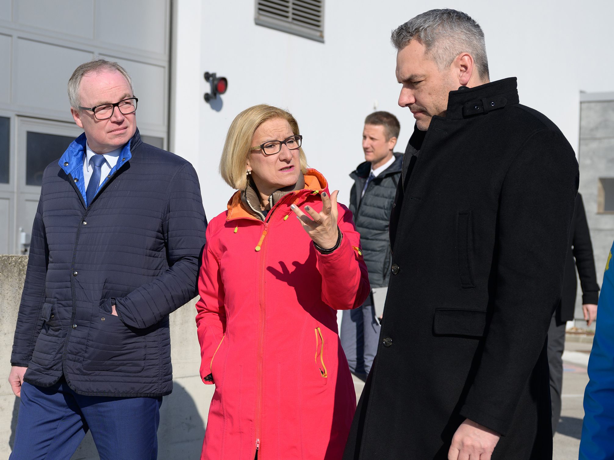 Nehammer und Mikl-Leitner besuchten am Montagvormittag das Gelände des NÖ Feuerwehr- und Sicherheitszentrums in Tulln.