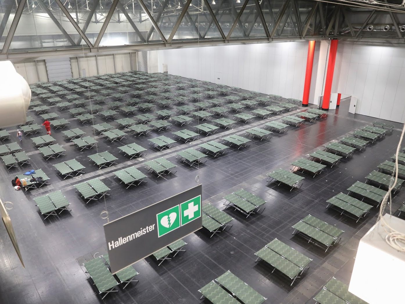 Die Messe Wien hat ihren Betrieb als Notquartier für Ukraine-Flüchtlinge aufgenommen. Die Messe Wien hat ihren Betrieb als Notquartier für Ukraine-Flüchtlinge aufgenommen.
