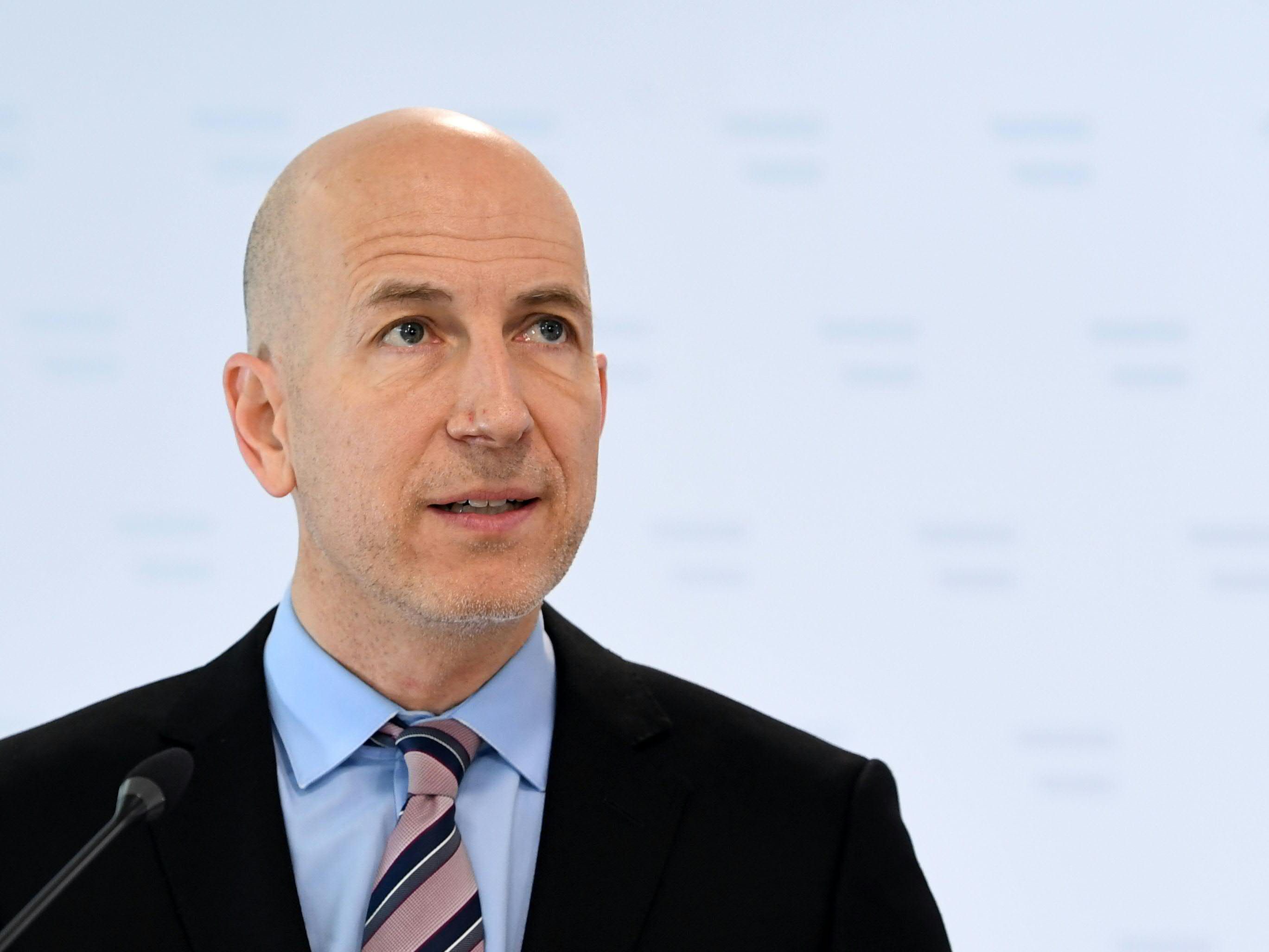 Für Kocher sind die Auswirkungen des Ukraine-Krieges auf den Arbeitsmarkt "zu diesem Zeitpunkt noch schwer einzuschätzen". Für Kocher sind die Auswirkungen des Ukraine-Krieges auf den Arbeitsmarkt "zu diesem Zeitpunkt noch schwer einzuschätzen".