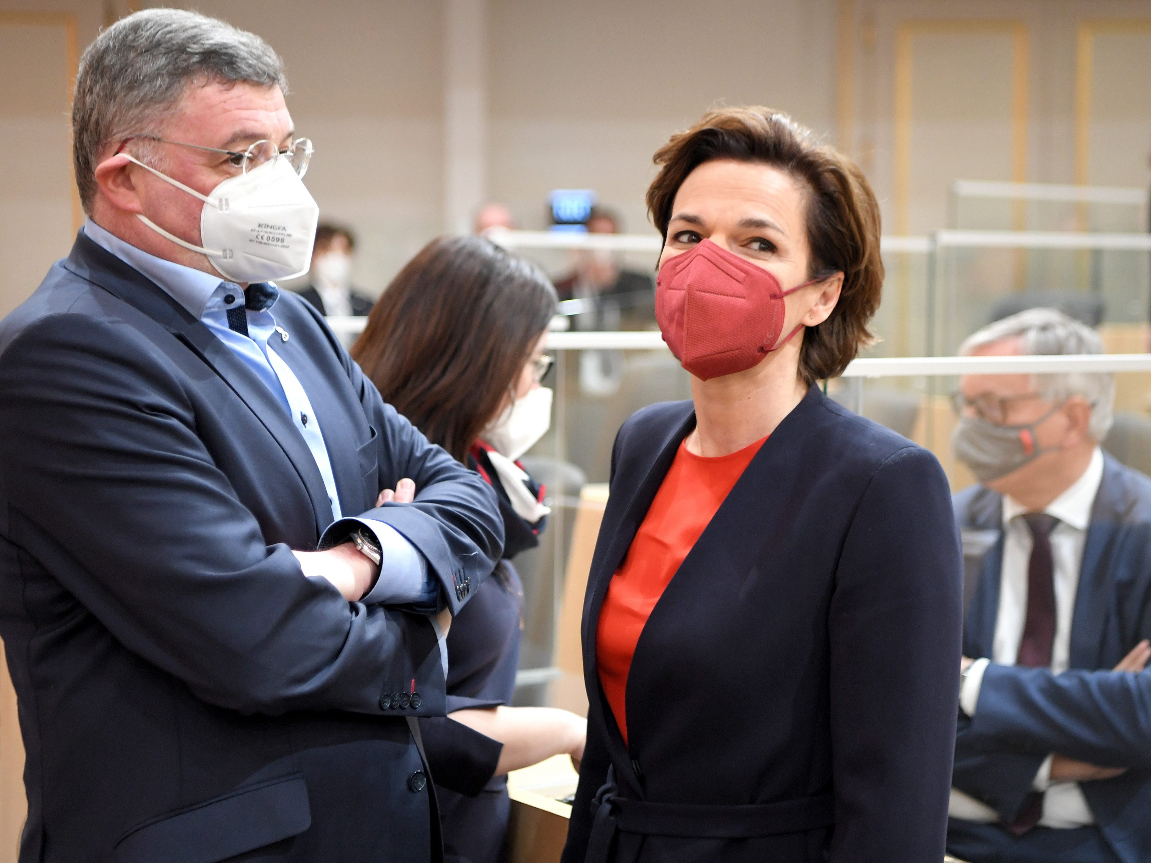SPÖ nicht gegen Selenskyj-Einladung zu Nationalratsrede. SPÖ nicht gegen Selenskyj-Einladung zu Nationalratsrede.