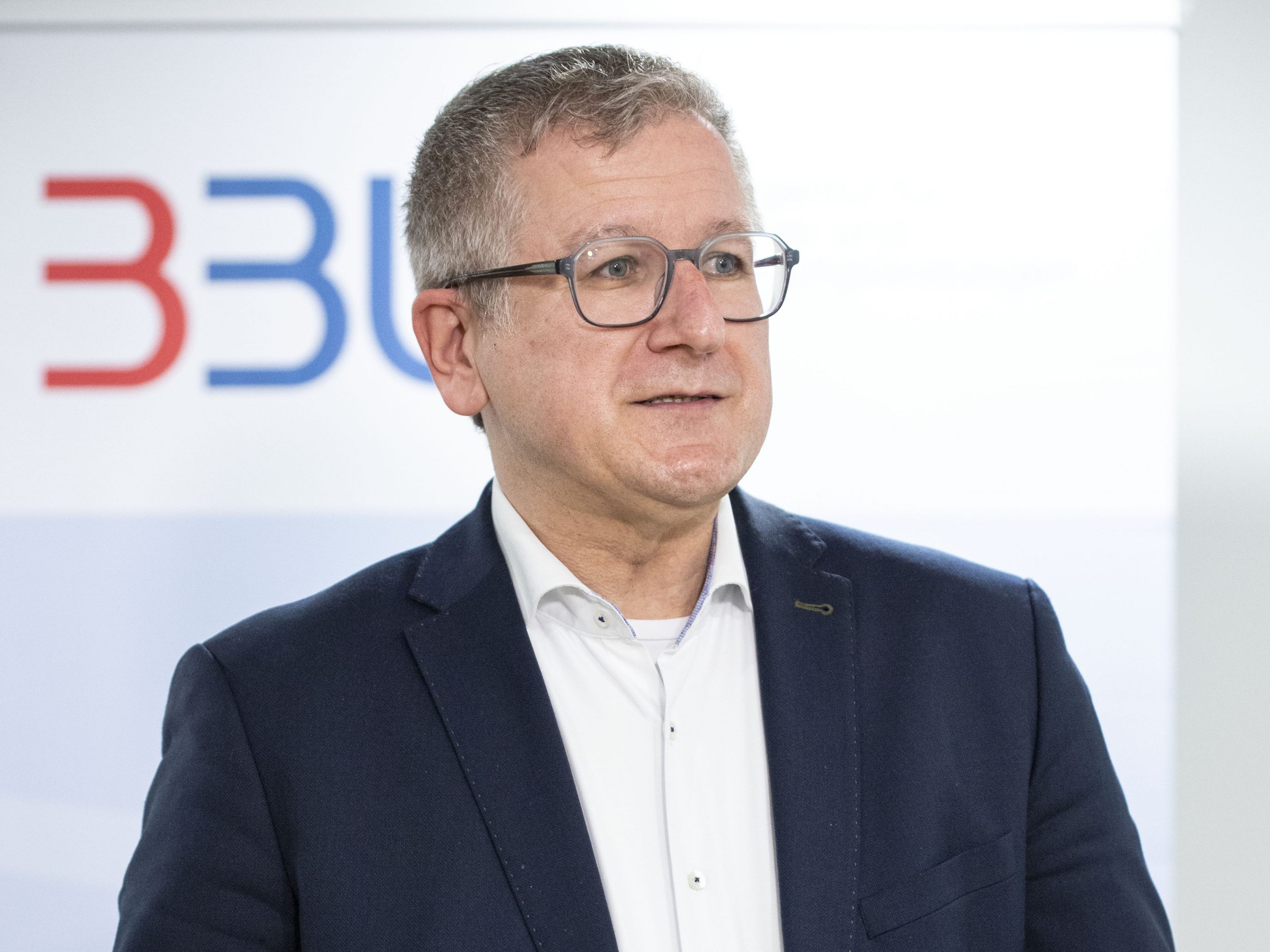 Der Geschäftsführer der Bundesagentur für Betreuungs- und Unterstützungsleistungen, Andreas Achrainer beim Pressegespräches ,,Hotline für Ukraine-Flüchtlinge" in Wien.