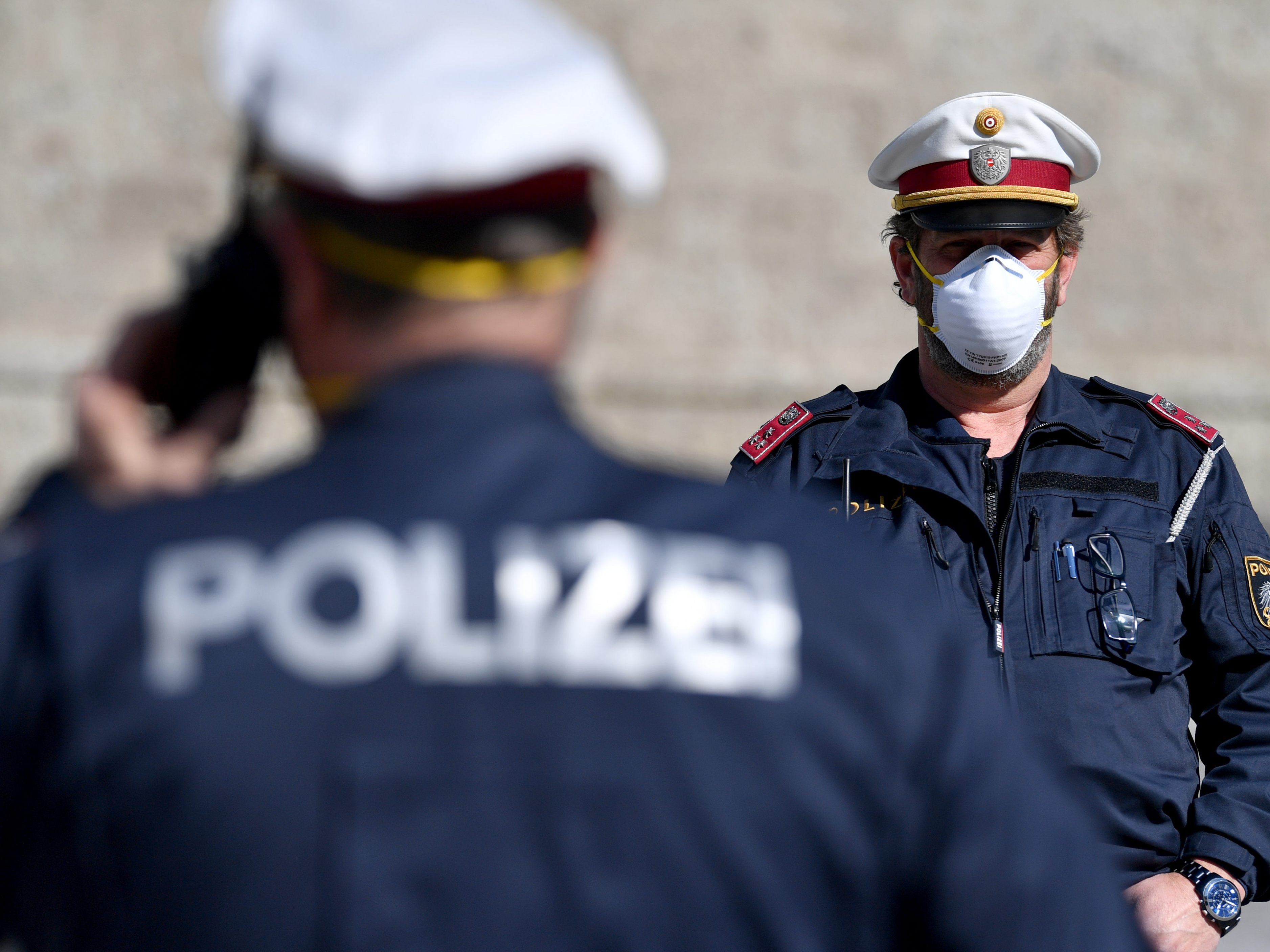 Einsatzkräfte fanden die Leiche einer 14-jährigen Wienerin in einem Haus in Marchegg.