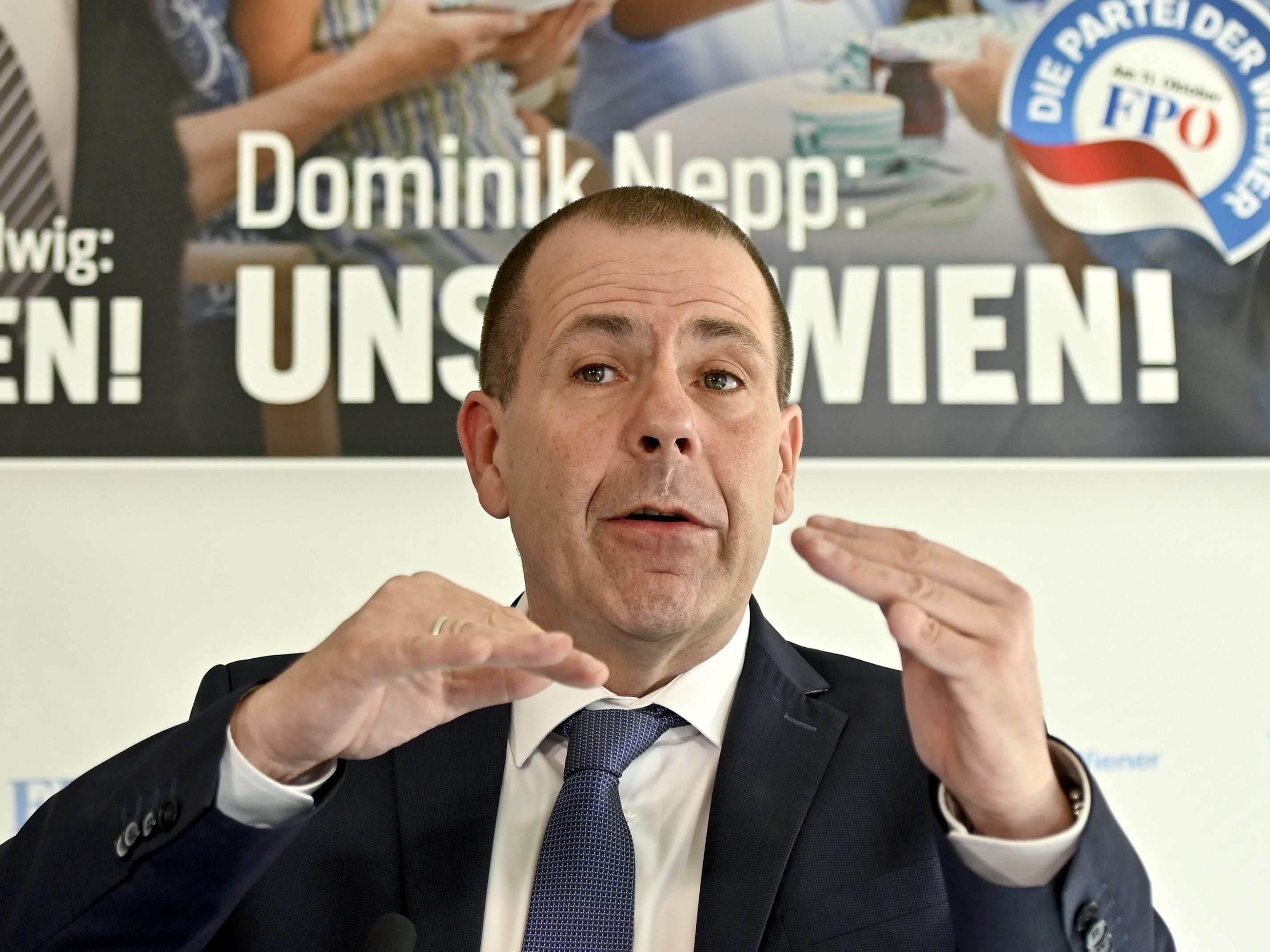 EU-Mandatar Harlad Vilimsky (FPÖ) ist bei den ungarischen Parlamentswahlen Wahlbeobachter. EU-Mandatar Harlad Vilimsky (FPÖ) ist bei den ungarischen Parlamentswahlen Wahlbeobachter.