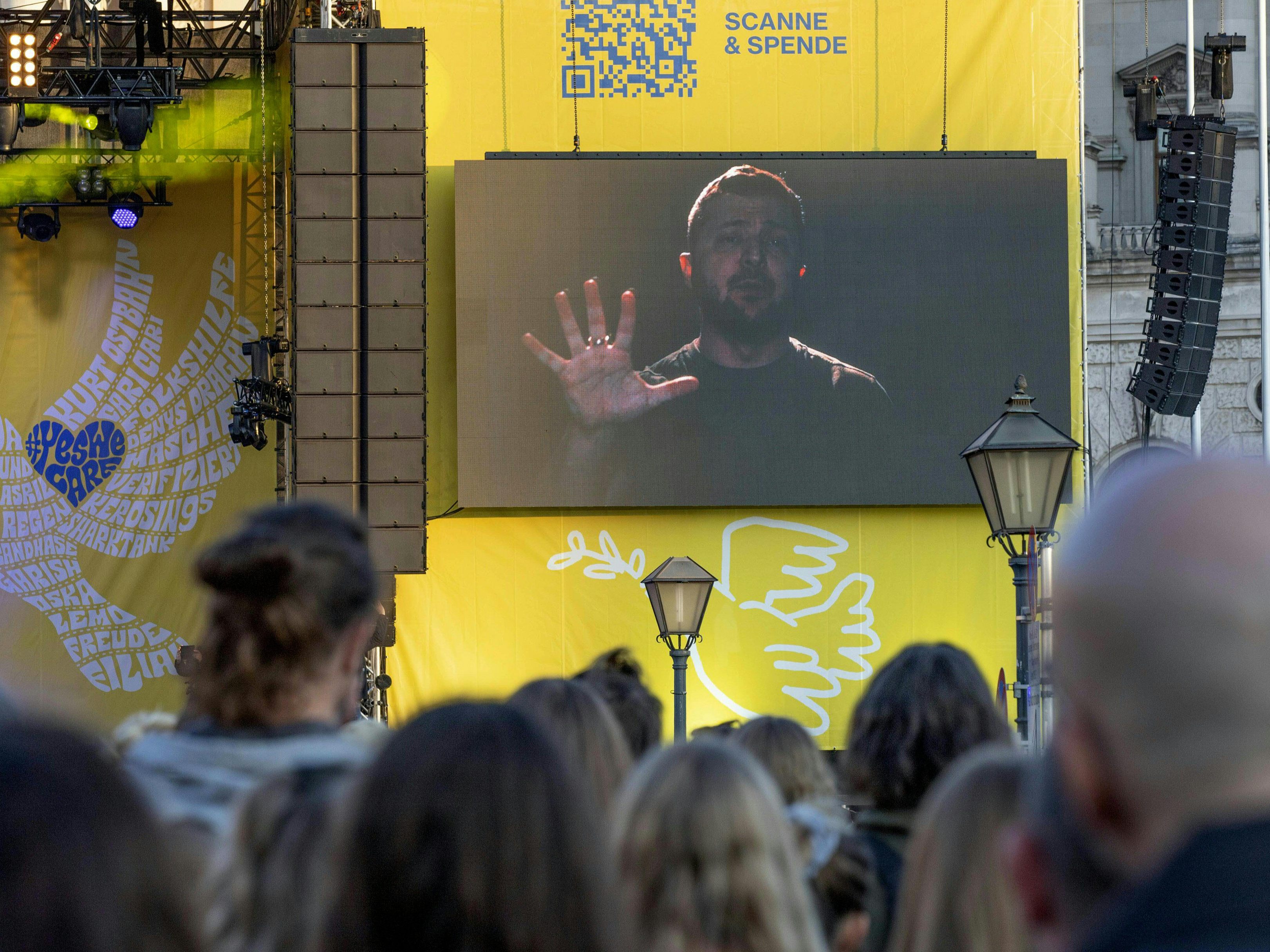 Ukraine-Benefizkonzert am Heldenplatz: Selenskyj-Rede als Videoclip.