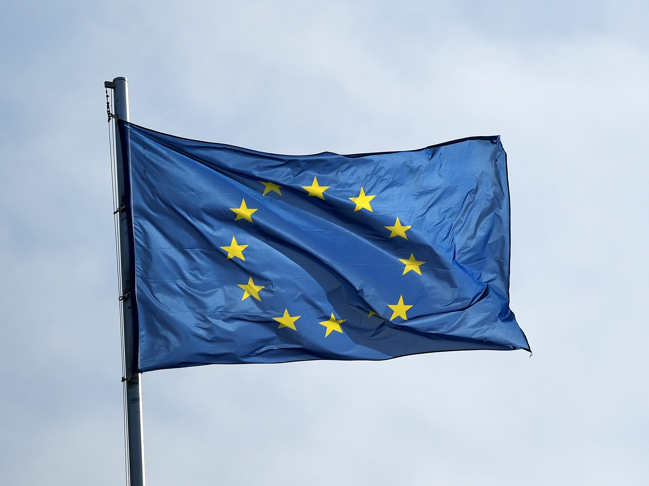 Die EU-Staaten unterstützen die Ukraine im Krieg gegen Russland mit weiteren 500 Millionen Euro. Die EU-Staaten unterstützen die Ukraine im Krieg gegen Russland mit weiteren 500 Millionen Euro.