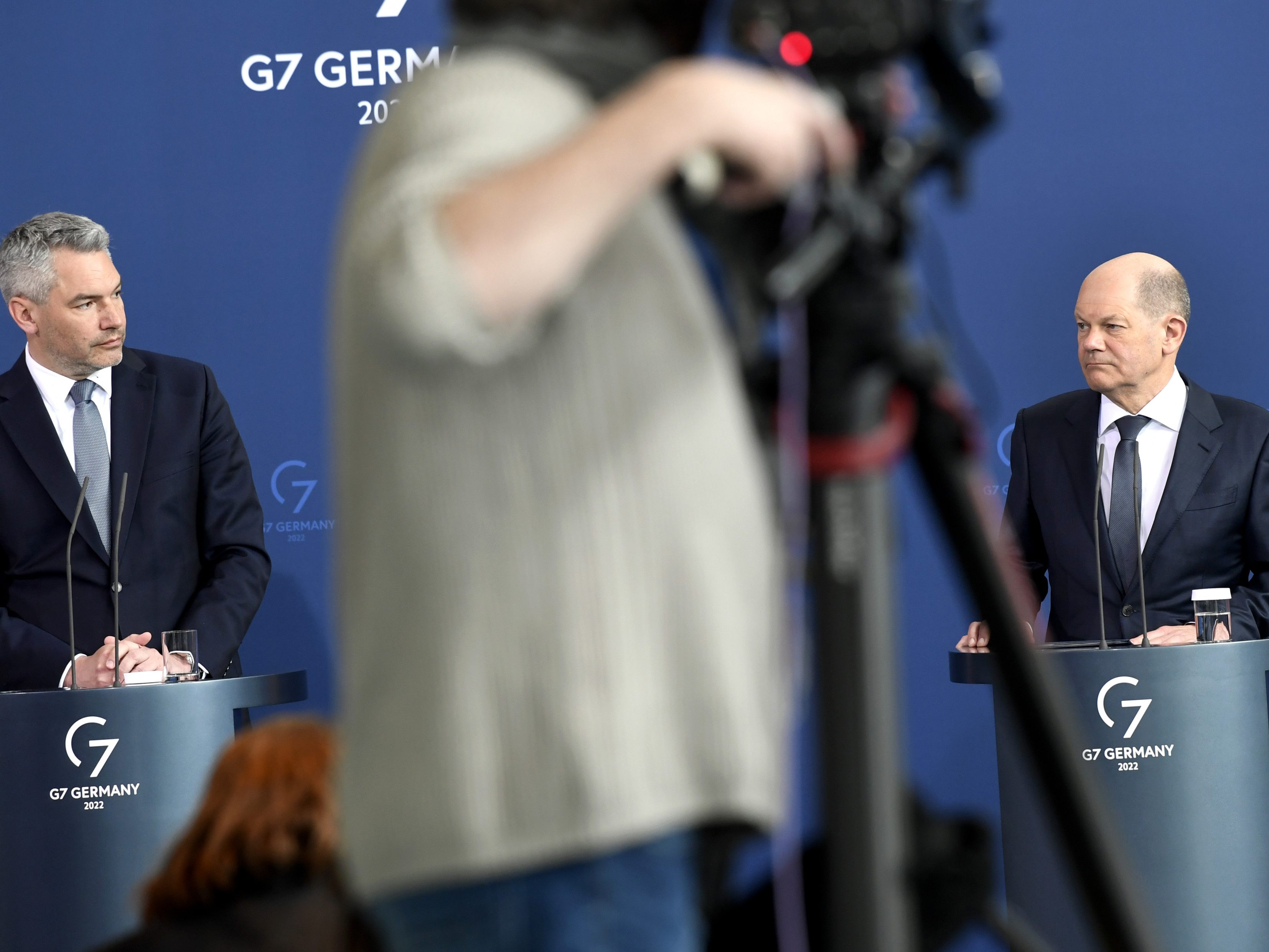 Laut Österreichs Kanzler Nehammer keine Lockerung von Russland-Sanktionen. Laut Österreichs Kanzler Nehammer keine Lockerung von Russland-Sanktionen.