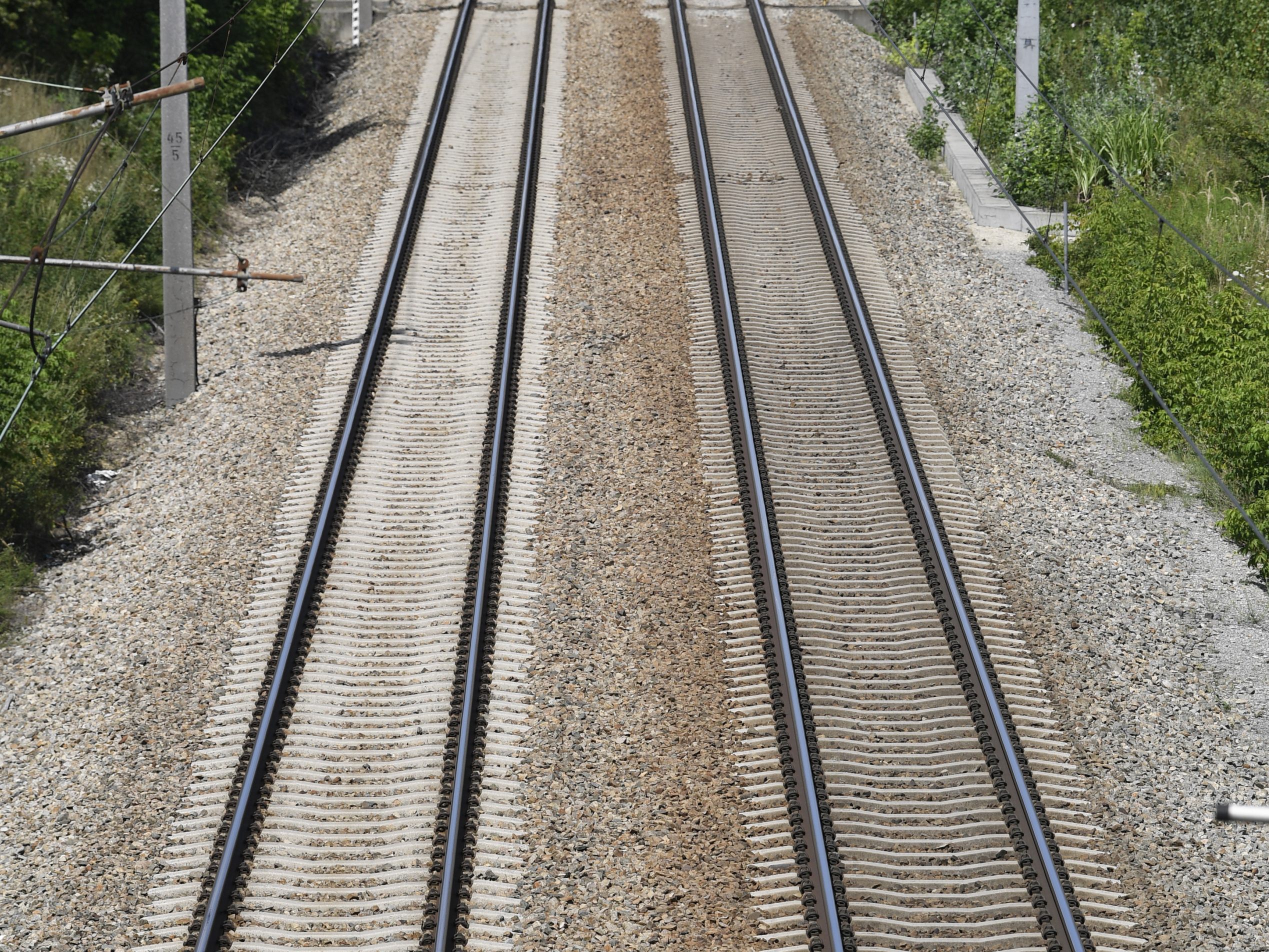 Wegen Gleisbauarbeiten ist die Eisenbahnkreuzung bei der Schafflerhofstraße am 31. März 2022 gesperrt.