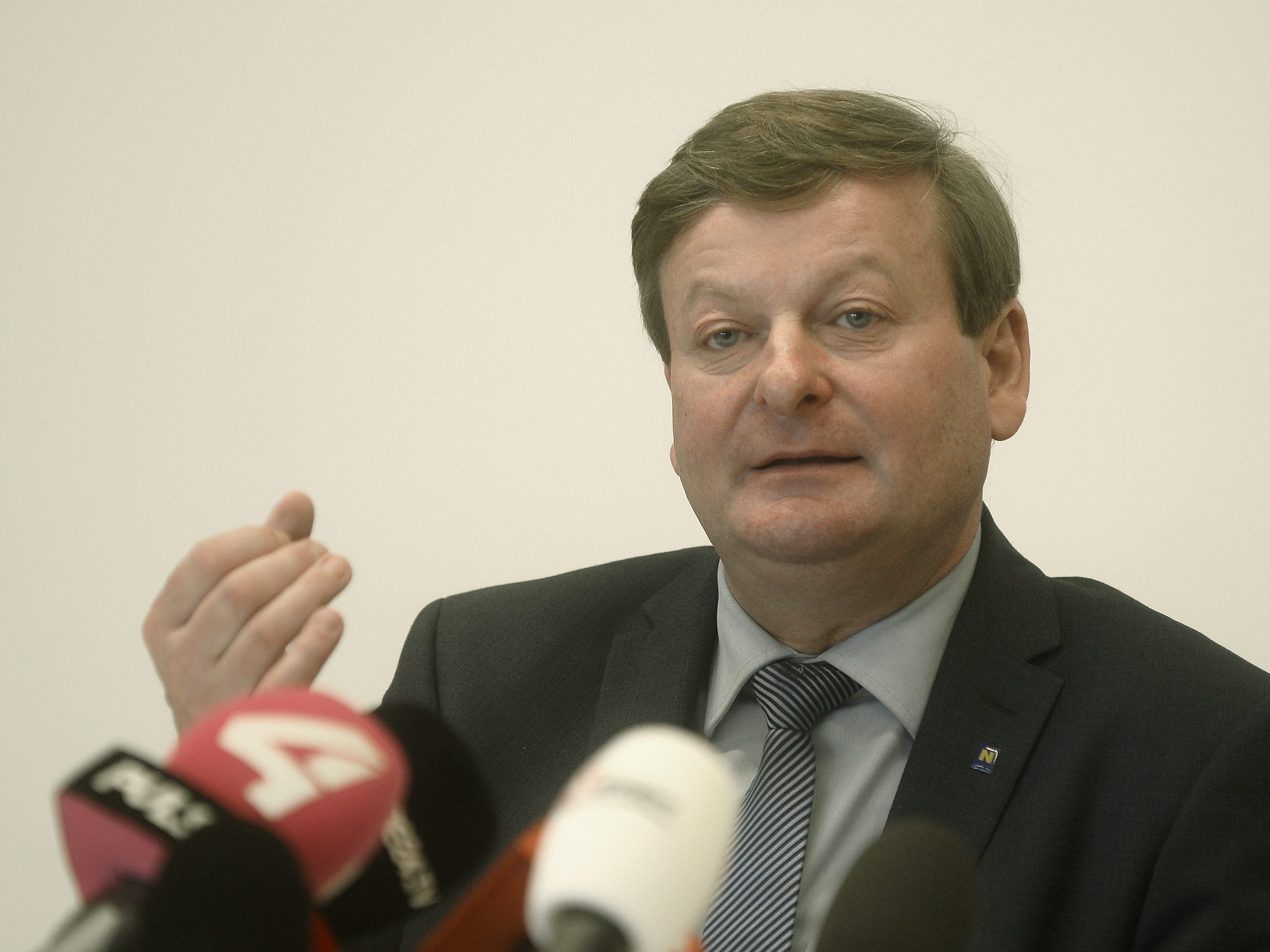 Ukraine: Niederösterreichs Landesrat Waldhäusl berichtet von "Triage im Asylbereich". Ukraine: Niederösterreichs Landesrat Waldhäusl berichtet von "Triage im Asylbereich".