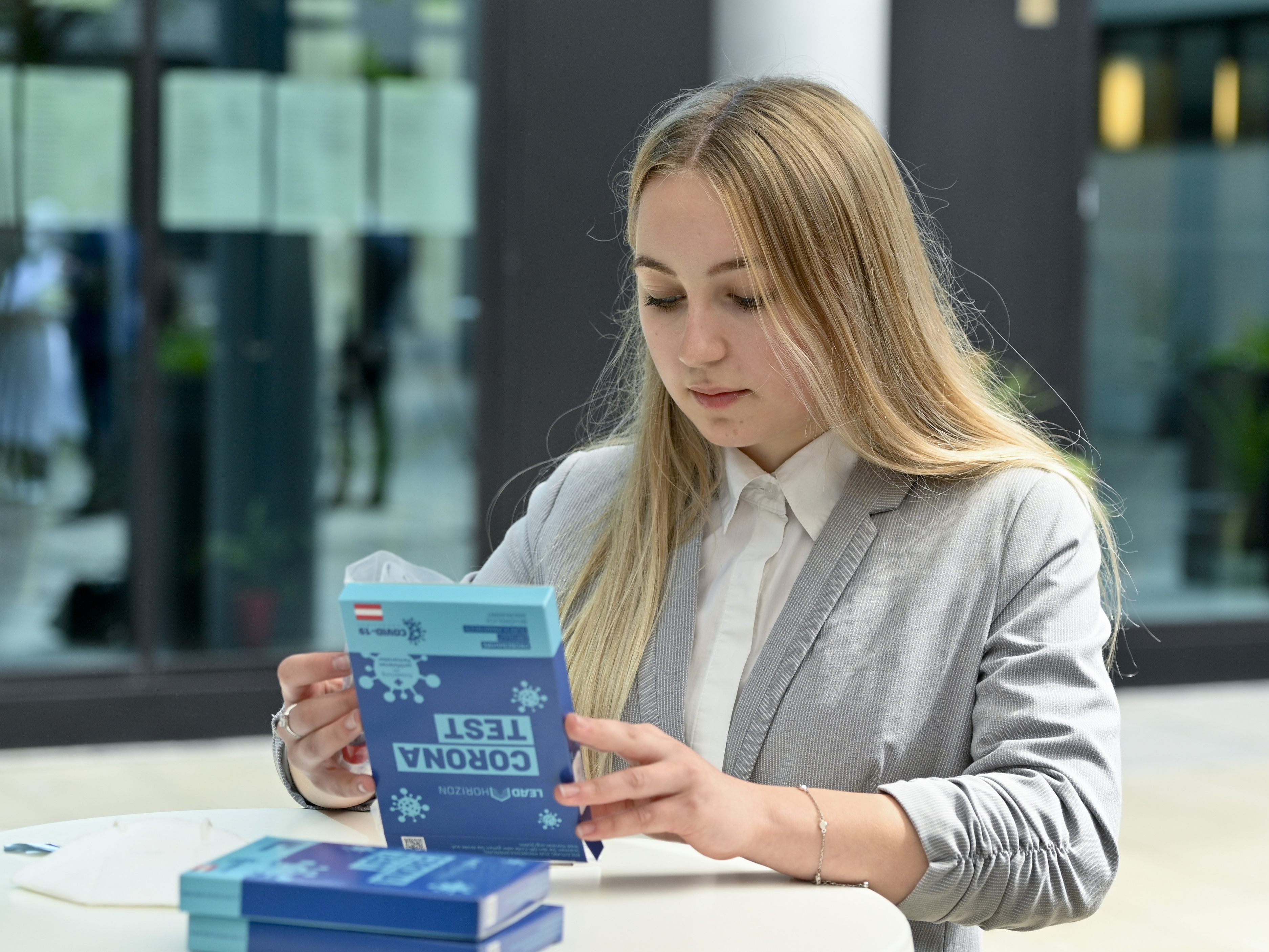 An den Schulen wird derzeit pro Woche dreimal getestet. An den Schulen wird derzeit pro Woche dreimal getestet.
