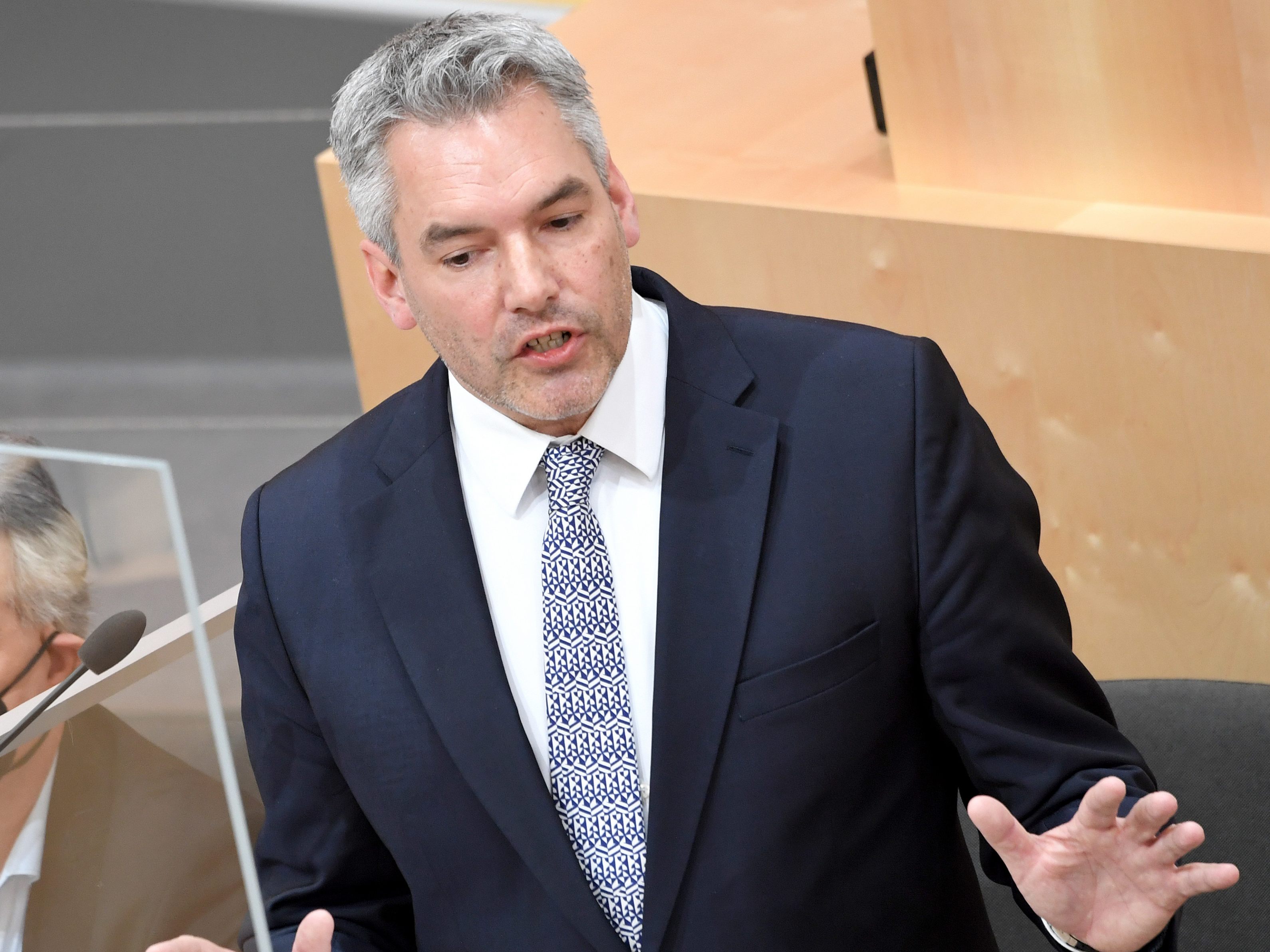 Die Bundesregierung hält am Freitag eine Pressekonferenz zur Unterstützung von Ukraine-Flüchtlingen. Die Bundesregierung hält am Freitag eine Pressekonferenz zur Unterstützung von Ukraine-Flüchtlingen.