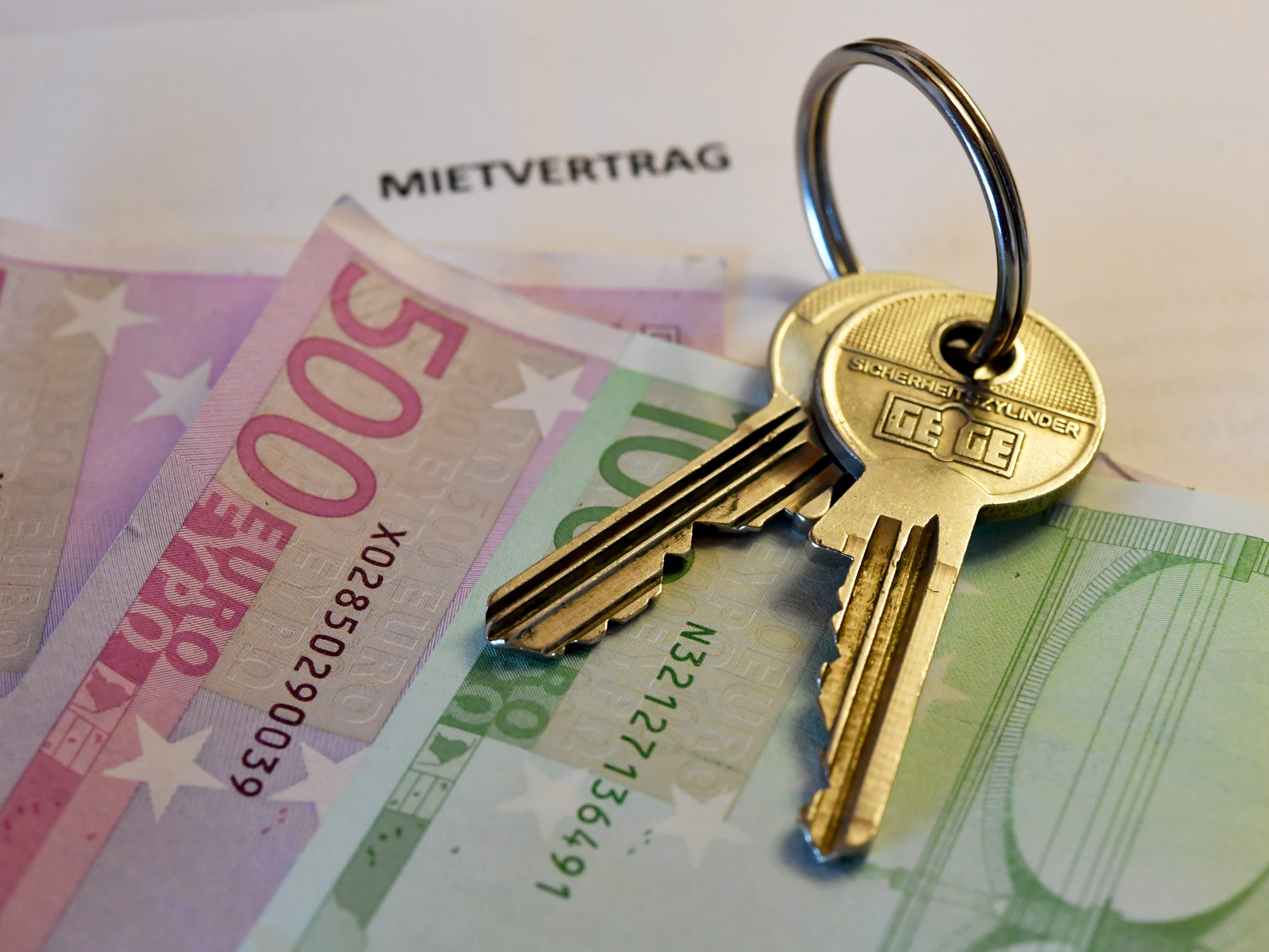 Die Erhöhung der Richtwertmieten soll erneut ausgesetzt werden. Die Erhöhung der Richtwertmieten soll erneut ausgesetzt werden.