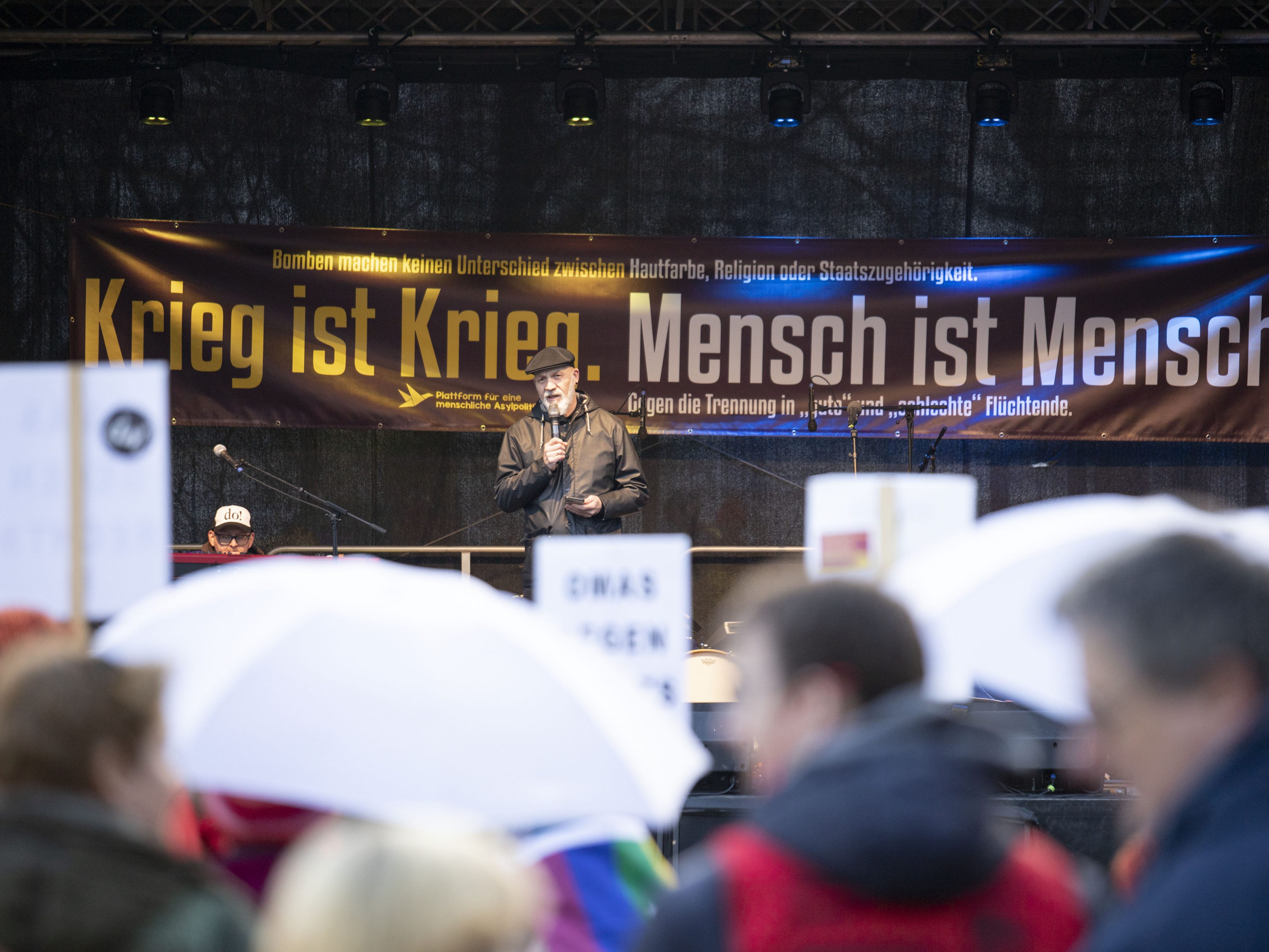 Der Ukraine-Krieg spielte bei einer Demonstration in Wien gegen Rassismus eine Rolle. Der Ukraine-Krieg spielte bei einer Demonstration in Wien gegen Rassismus eine Rolle.
