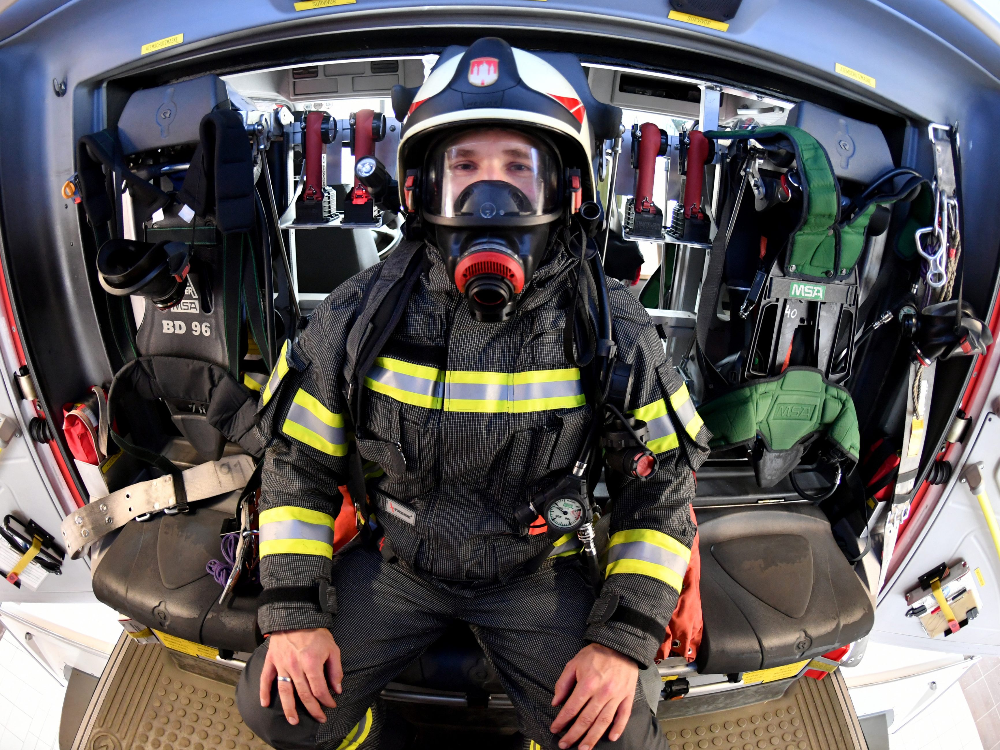 110 Feuerwehrleute waren bei einem Waldbrand im Bezirk Neunkirchen im Einsatz.