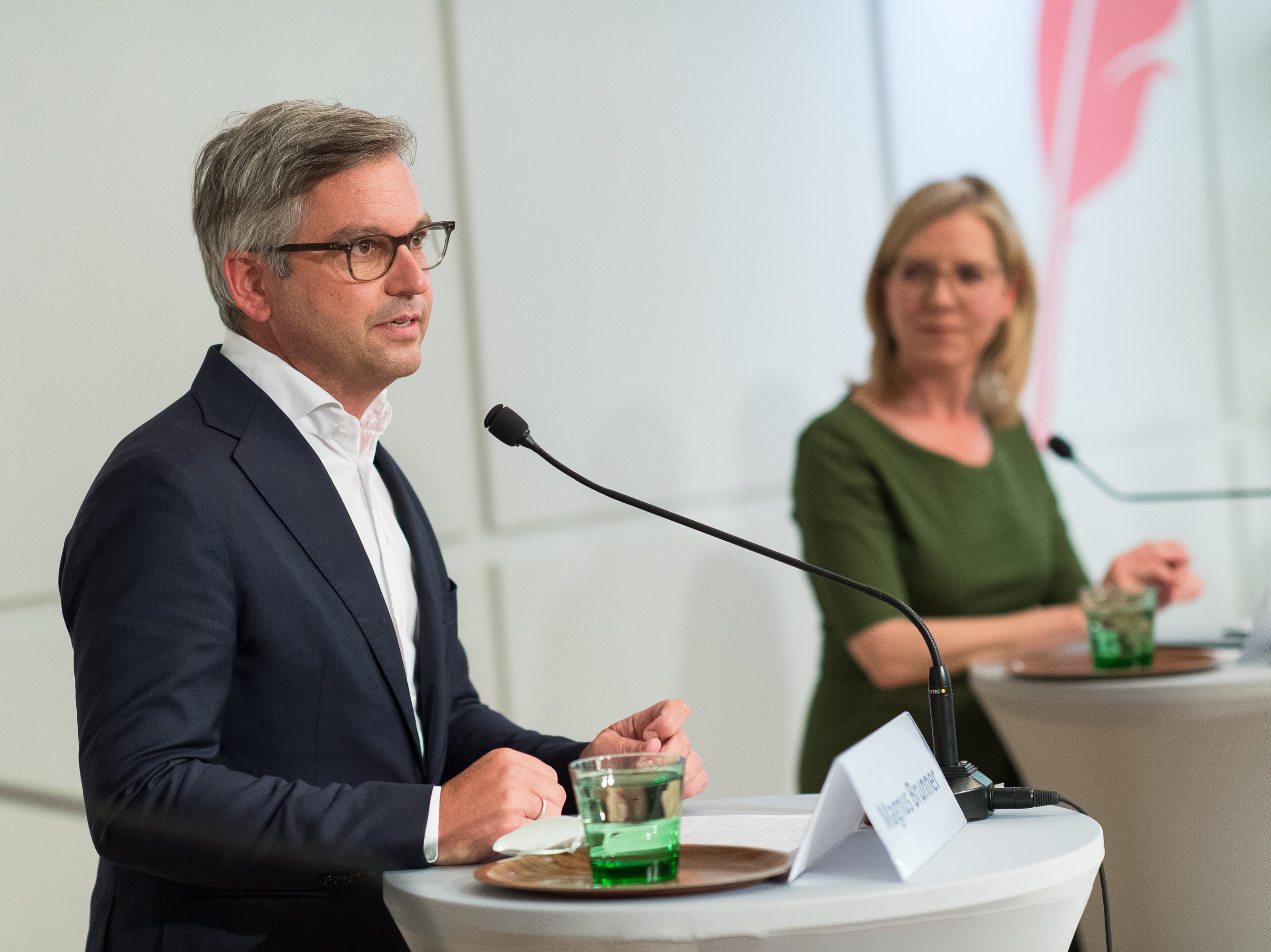 Die Regierung präsentierte ein Maßnahmenpaket gegen die Teuerungen bei Energie. Die Regierung präsentierte ein Maßnahmenpaket gegen die Teuerungen bei Energie.
