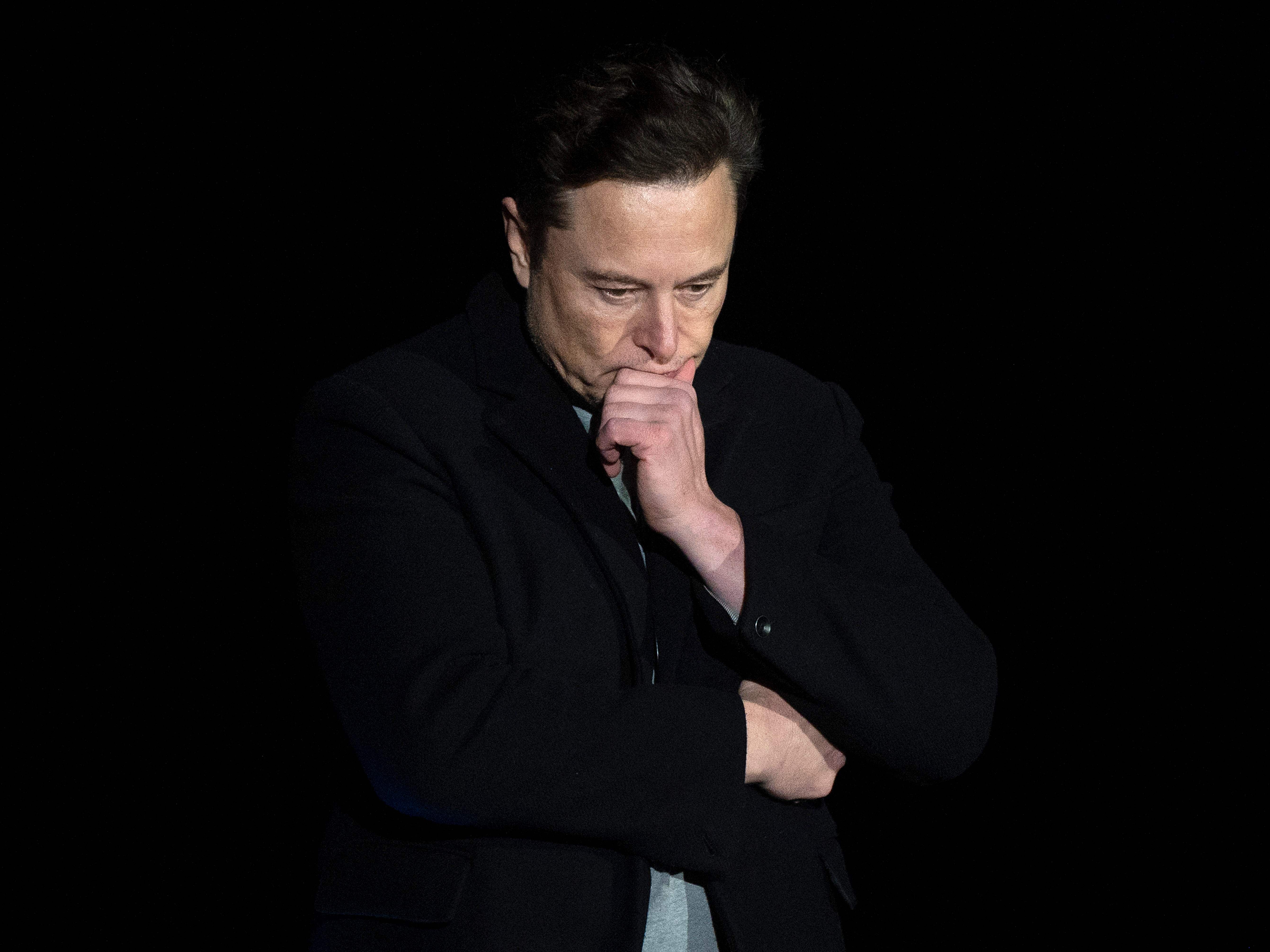 Selenskyj bedankte sich via Twitter bei Elon Musk. Selenskyj bedankte sich via Twitter bei Elon Musk.