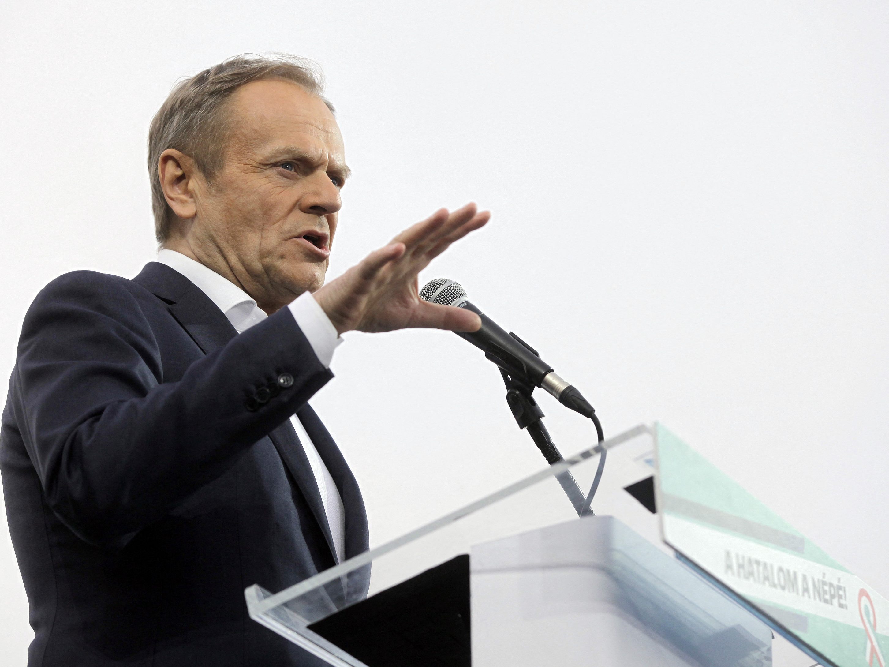 Tusk für mehr NATO-Soldaten in Polen. Tusk für mehr NATO-Soldaten in Polen.