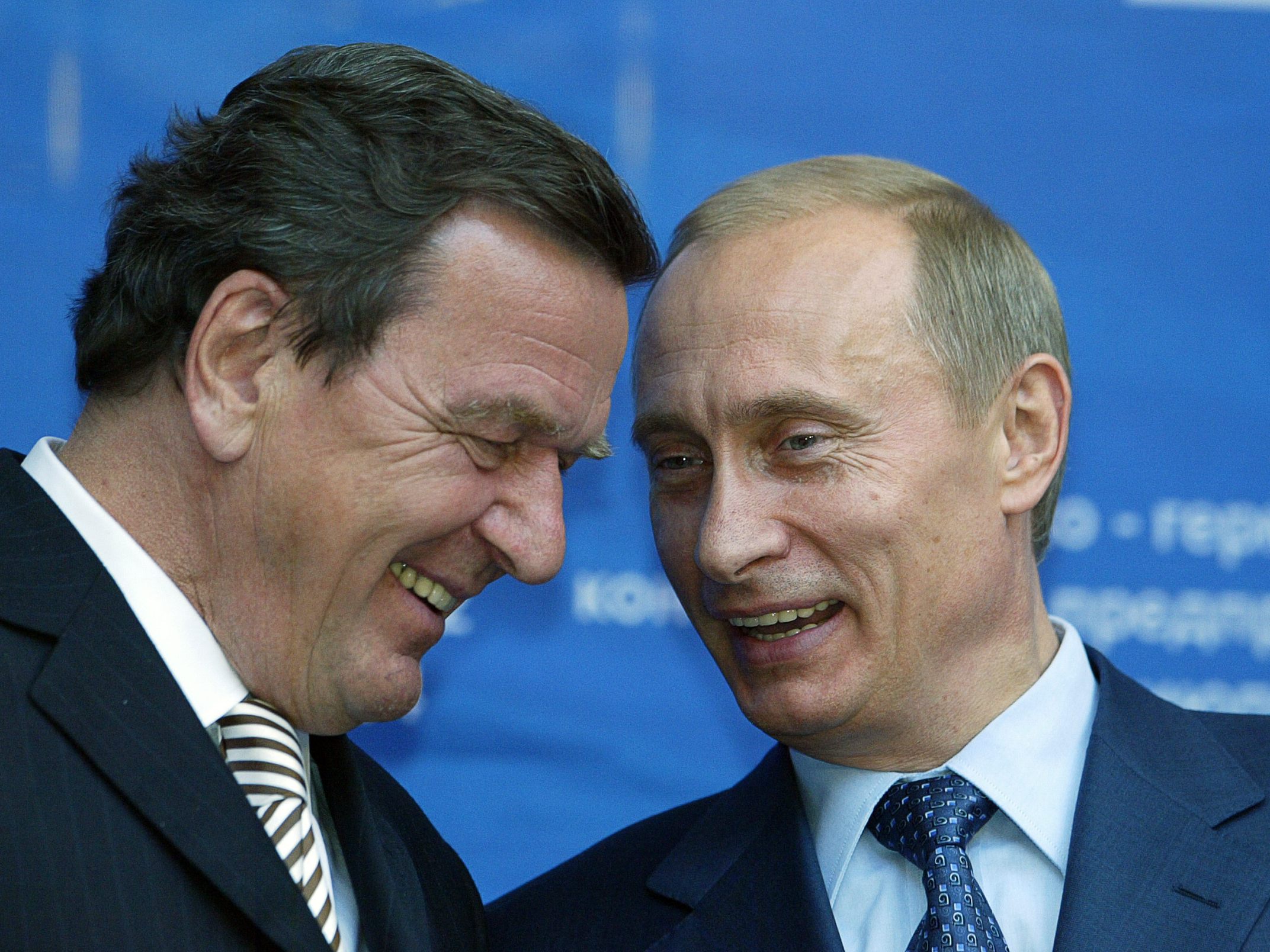 Haben ein gutes Verhältnis: Gerhard Schröder und Wladimir Putin