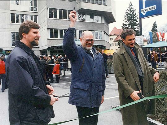 Seit einem Vierteljahrhundert drehen die unverkennbaren, grünen Stadtbusse in der Alpenstadt ihre Runden. Seit einem Vierteljahrhundert drehen die unverkennbaren, grünen Stadtbusse in der Alpenstadt ihre Runden.