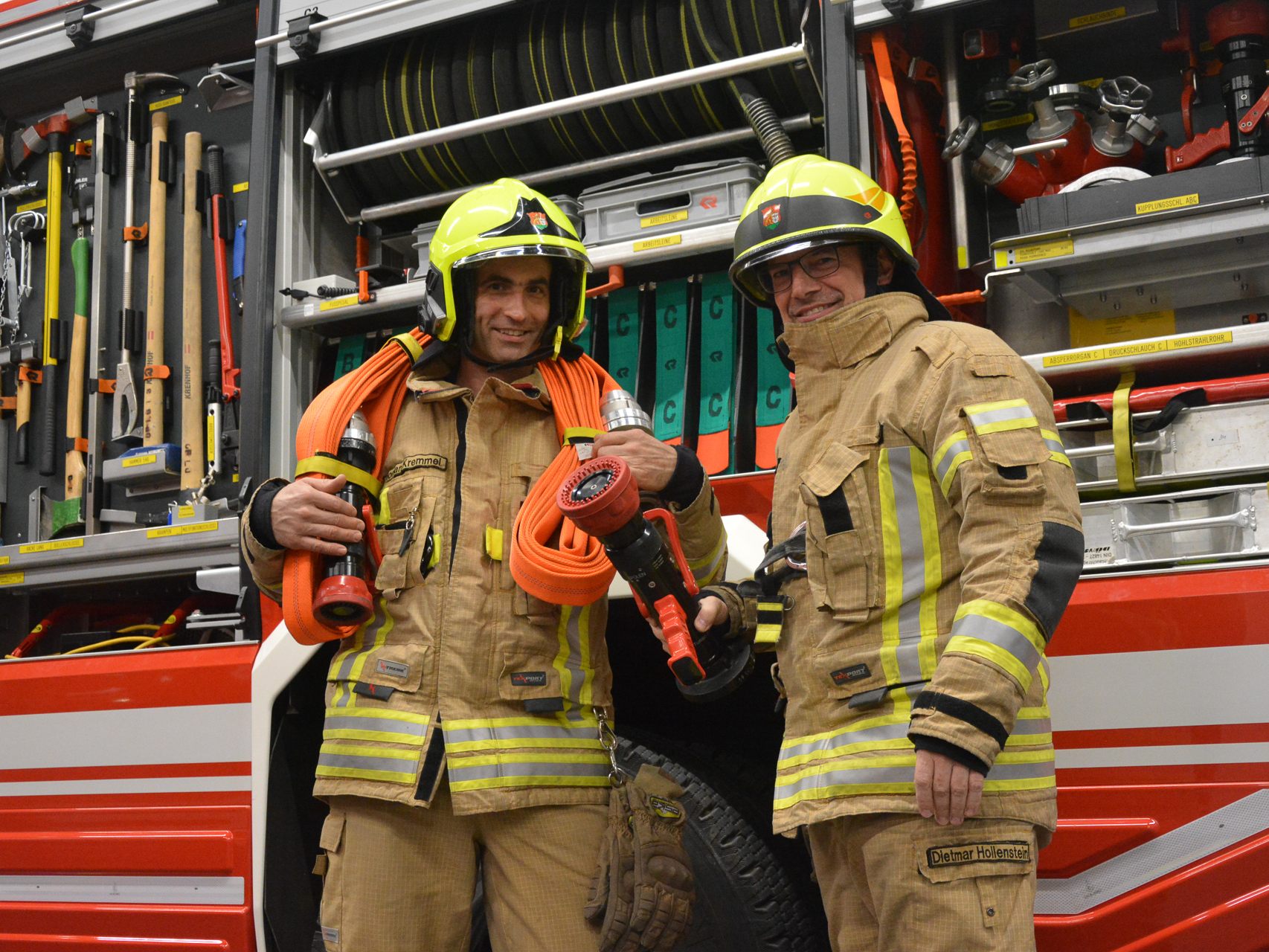 Der stellvertretende Feuerwehrkommandant Florian Kremmel (links) und Kommandant Dietmar Hollenstein (rechts) geben im Mai ihre Führungsrollen ab. Der stellvertretende Feuerwehrkommandant Florian Kremmel (links) und Kommandant Dietmar Hollenstein (rechts) geben im Mai ihre Führungsrollen ab.